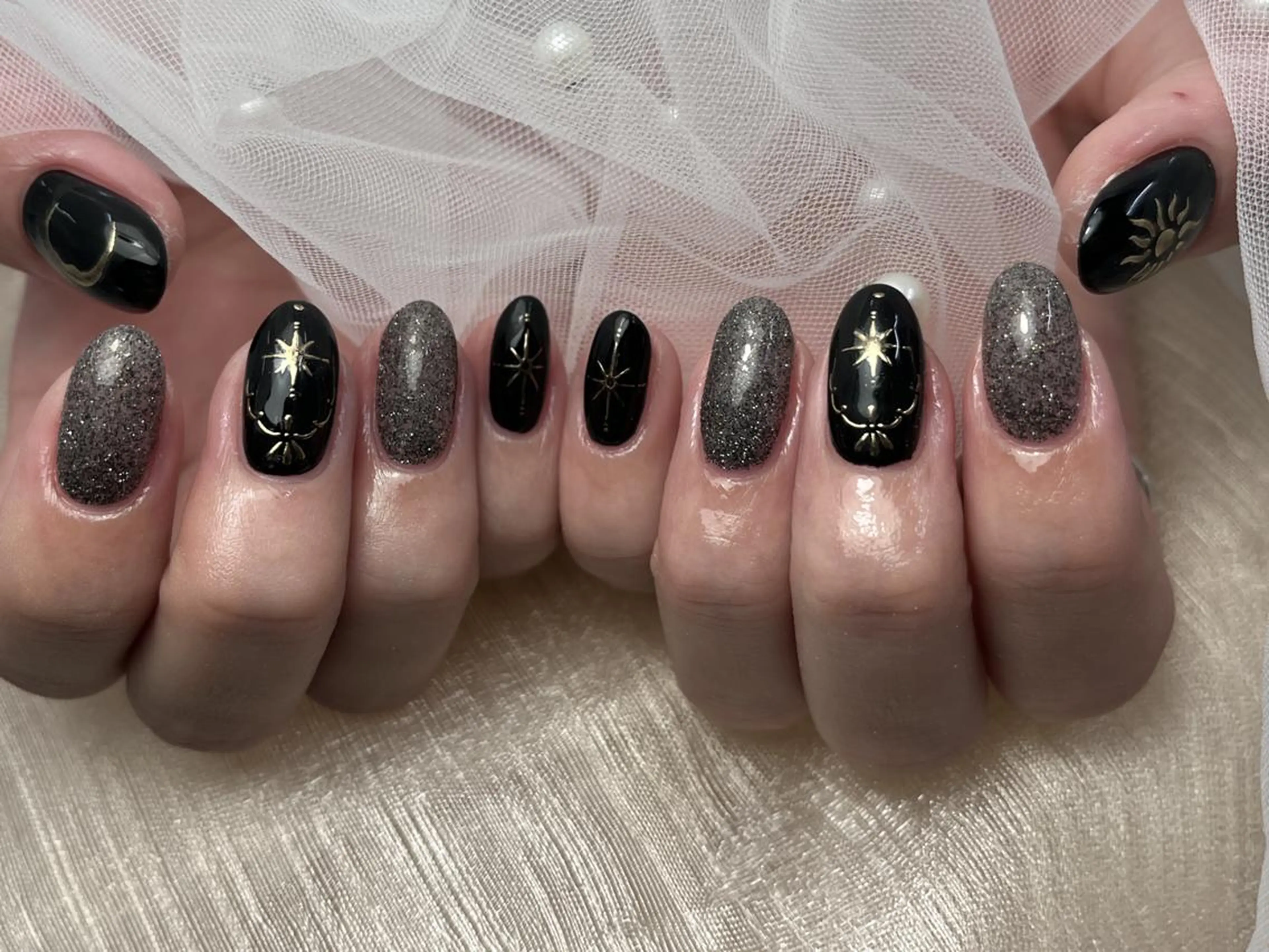 ネイル ゴールド シルバー ハンドネイル ToliyDeliy Nail Salonのネイルデザイン