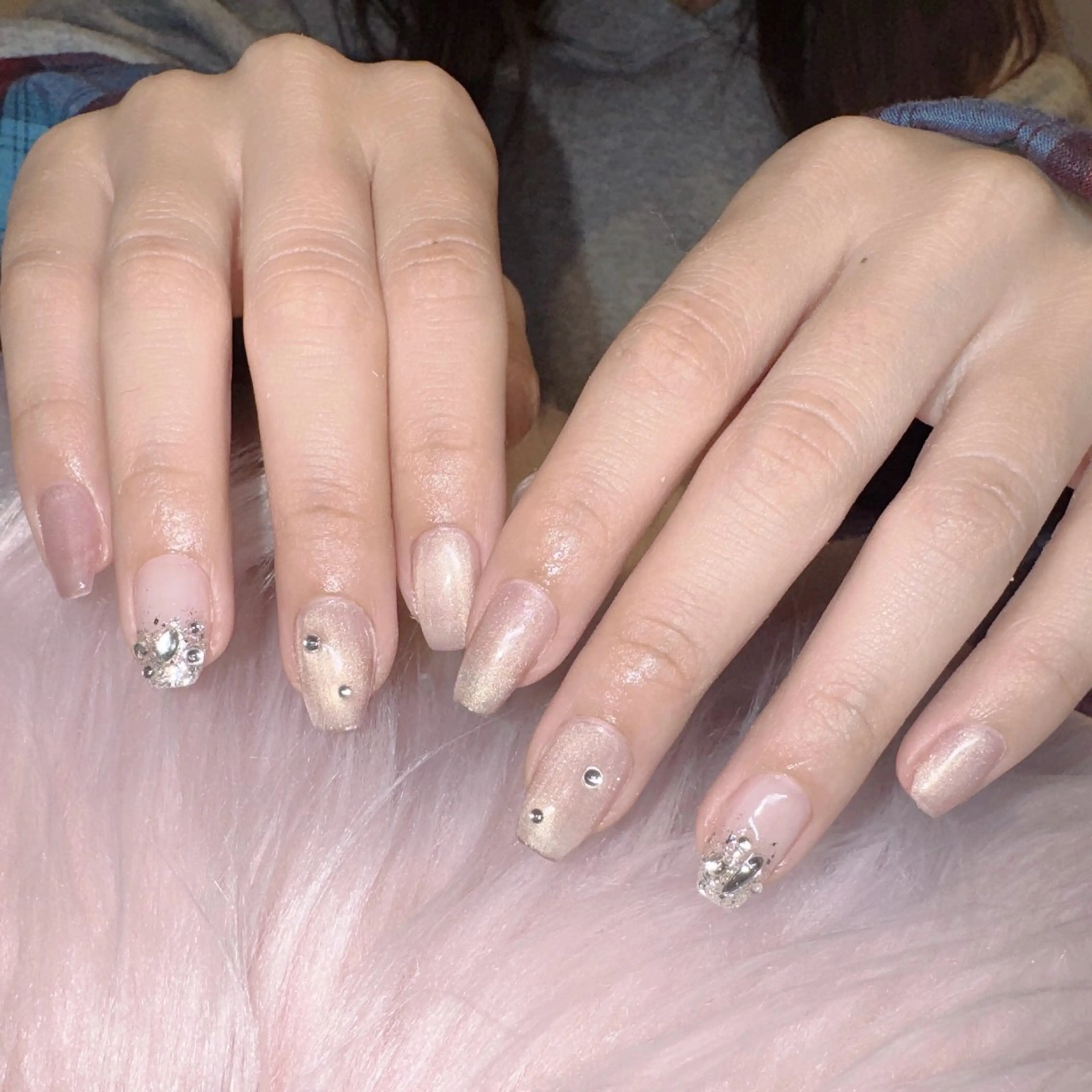 ネイル キラキラネイル ワンホンネイル ハンドネイル RIEKO🍒 ワンホン♡推しネイルのネイルデザイン