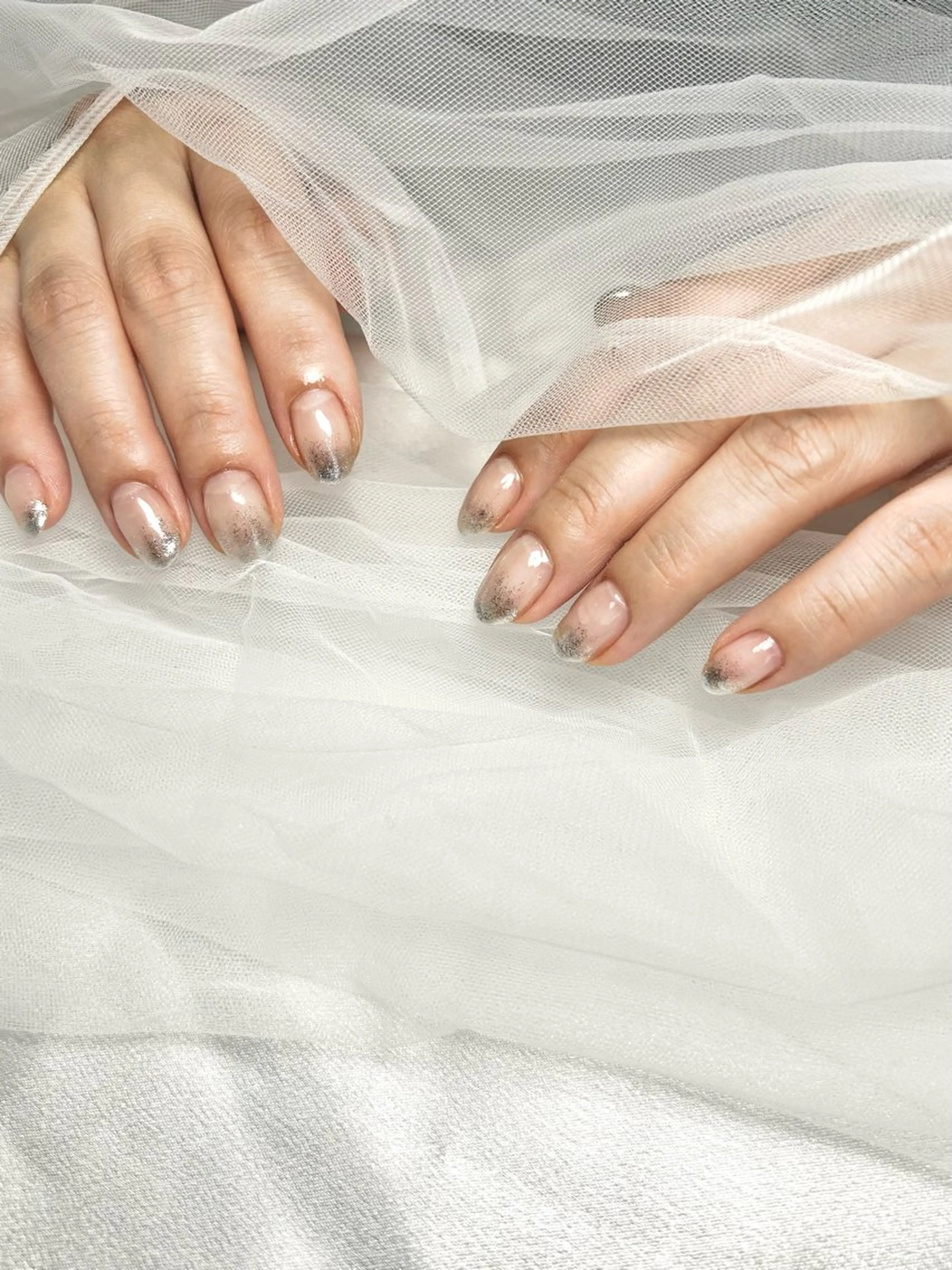 ネイル グラデーション ラメ(グリッター) シルバー ハンドネイル EmaNail 🧸Momokaのネイルデザイン