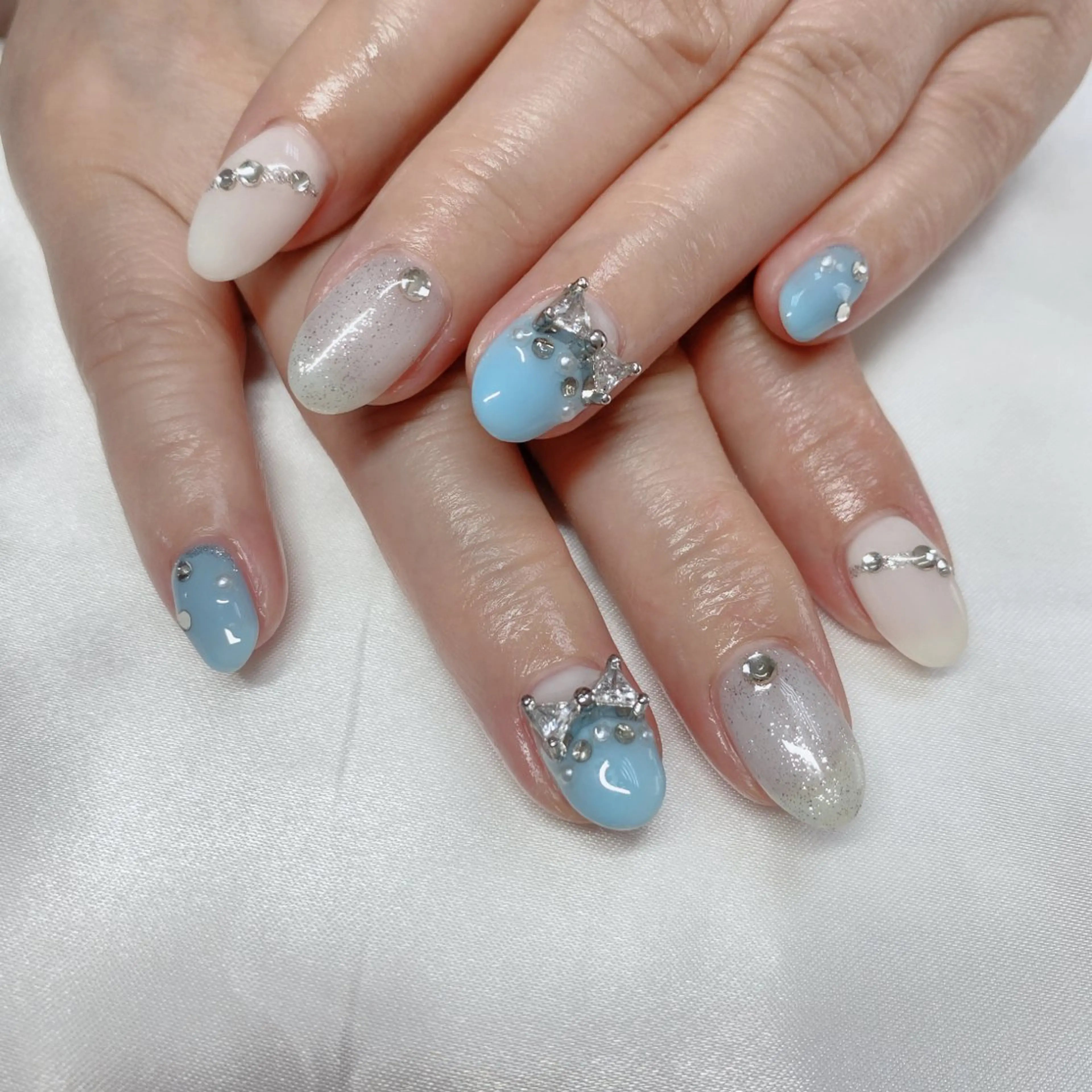 ネイル ハンドネイル ハンドケア UniqueNail 長さだし専門店のネイルデザイン