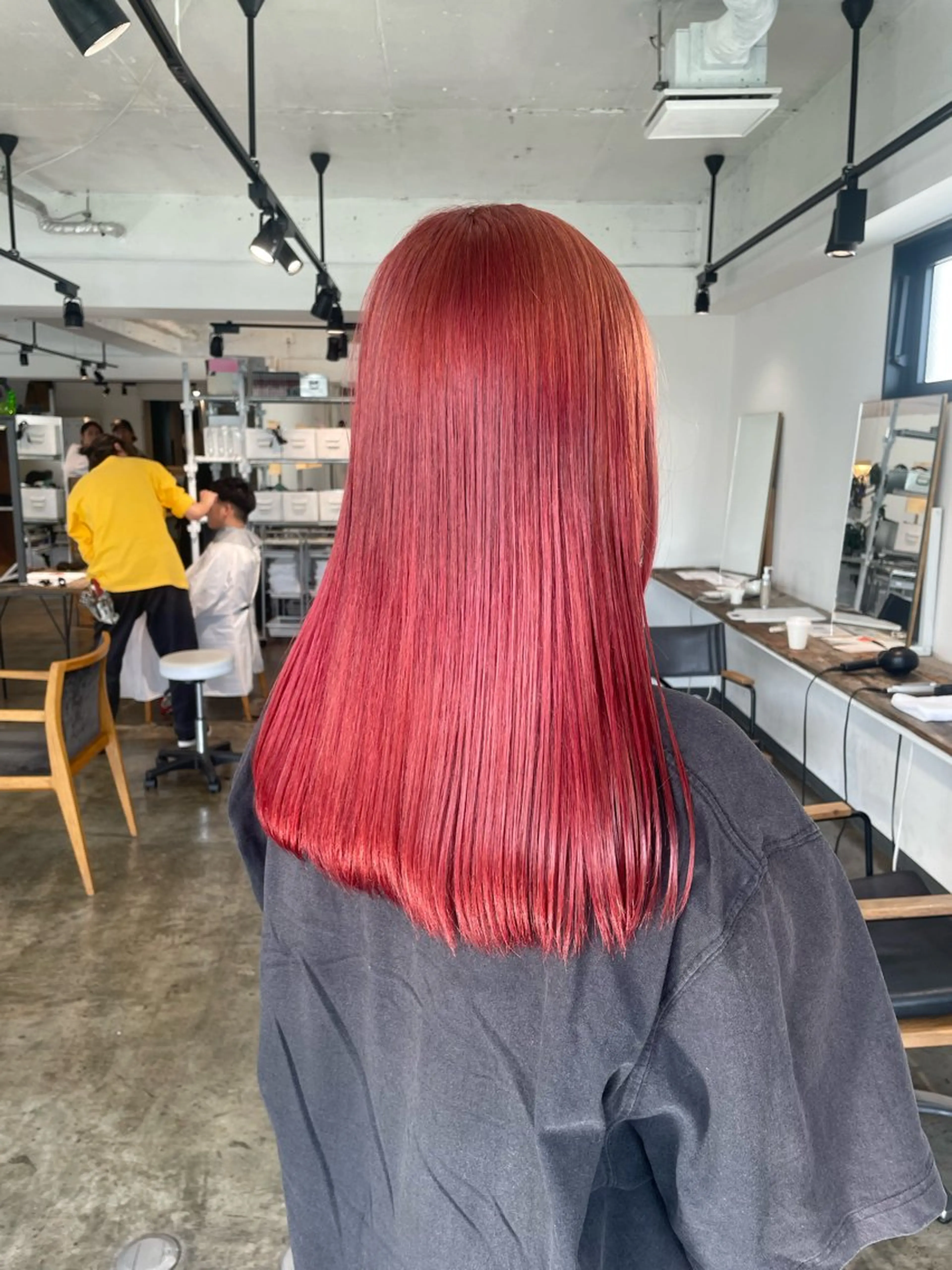 ロング カラー ブリーチ ボルドーカラー ケアブリーチ ダブルカラー レッドカラー 暖色カラー🍒 ケアブリーチ/akiのヘアスタイル