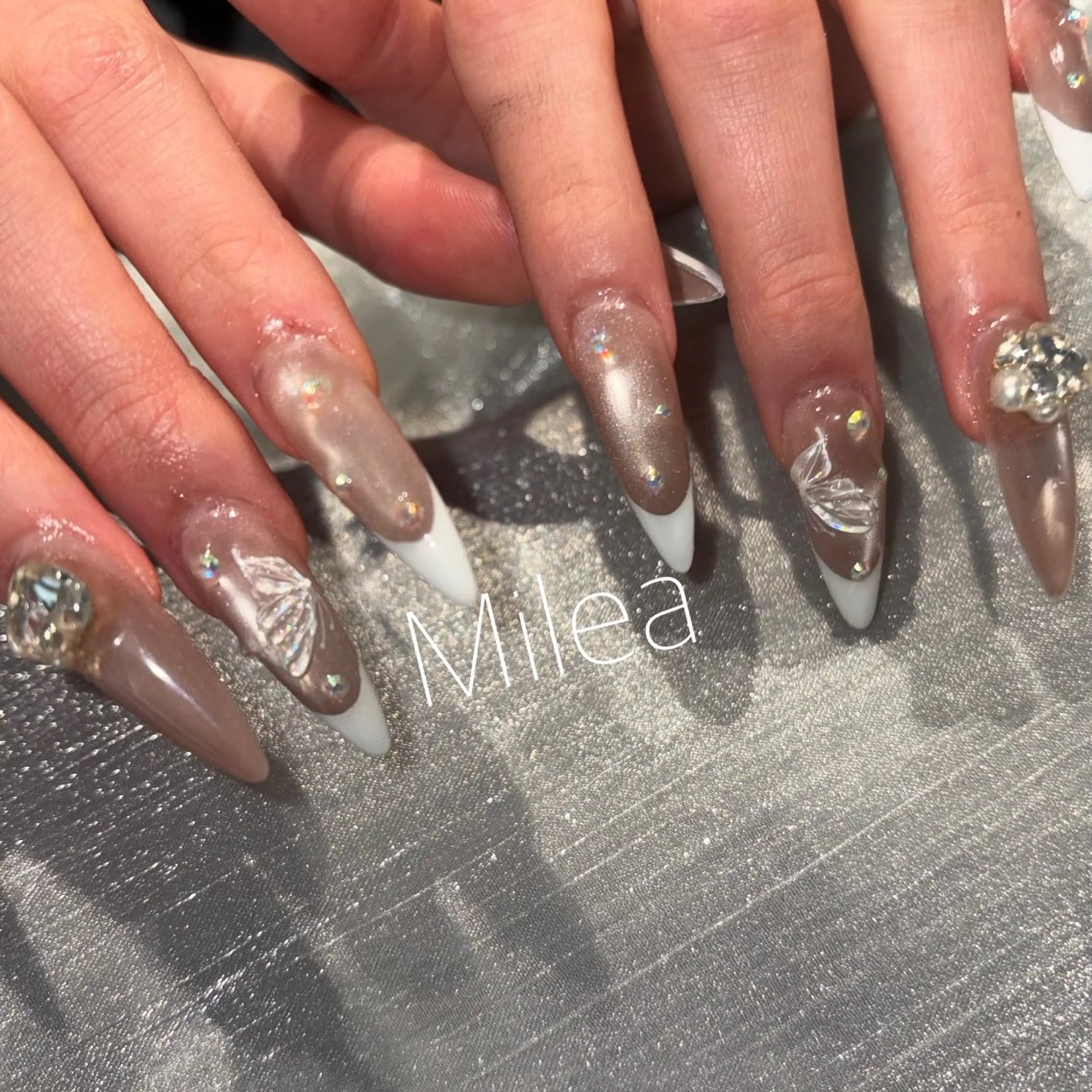 ネイル フレンチネイル マグネットネイル ハンドネイル Milea🩵 Sayaka🪩のネイルデザイン
