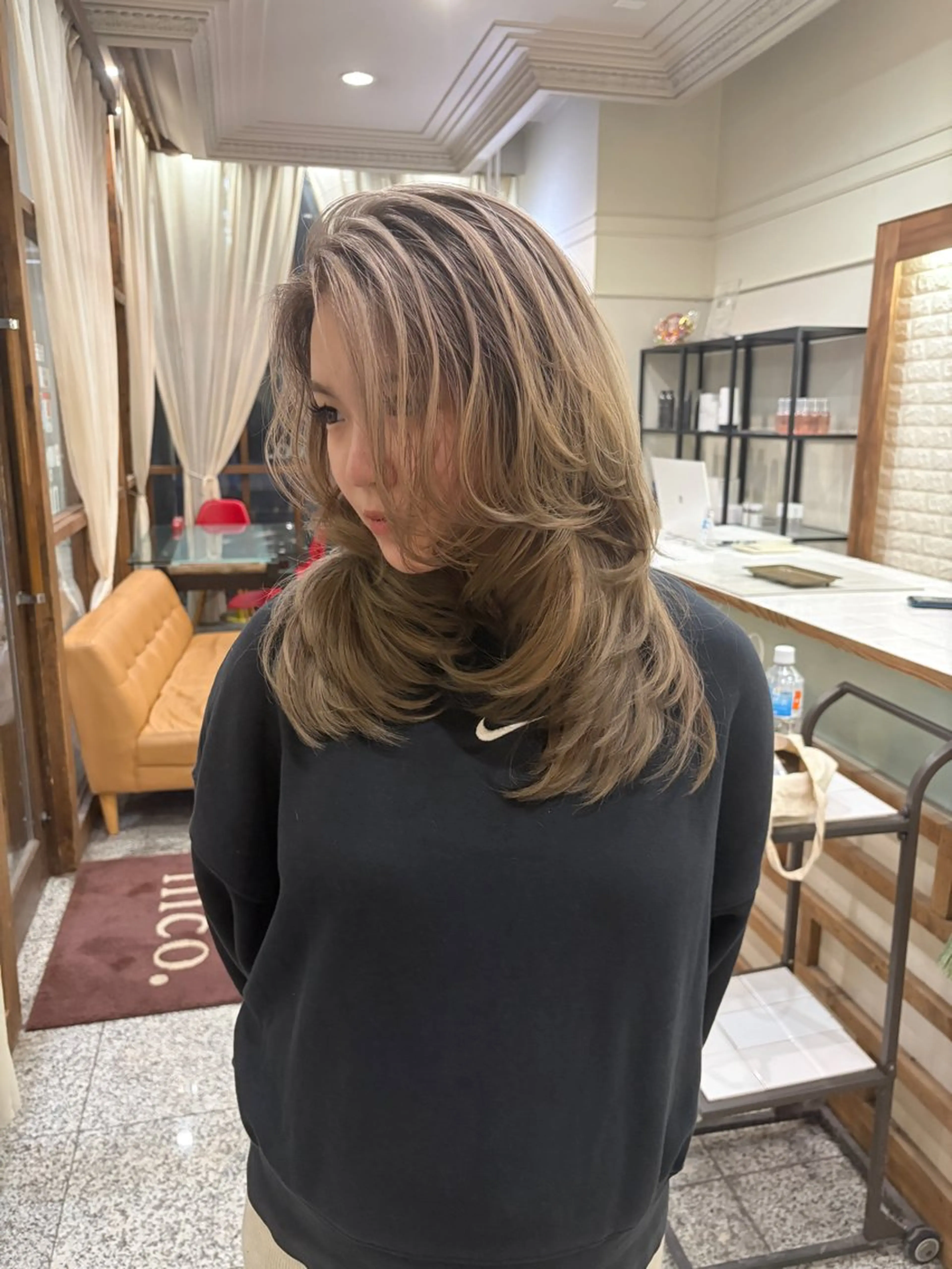セミロング カラー バレイヤージュ レイヤーカット KANNA🩵 /nico心斎橋のヘアスタイル