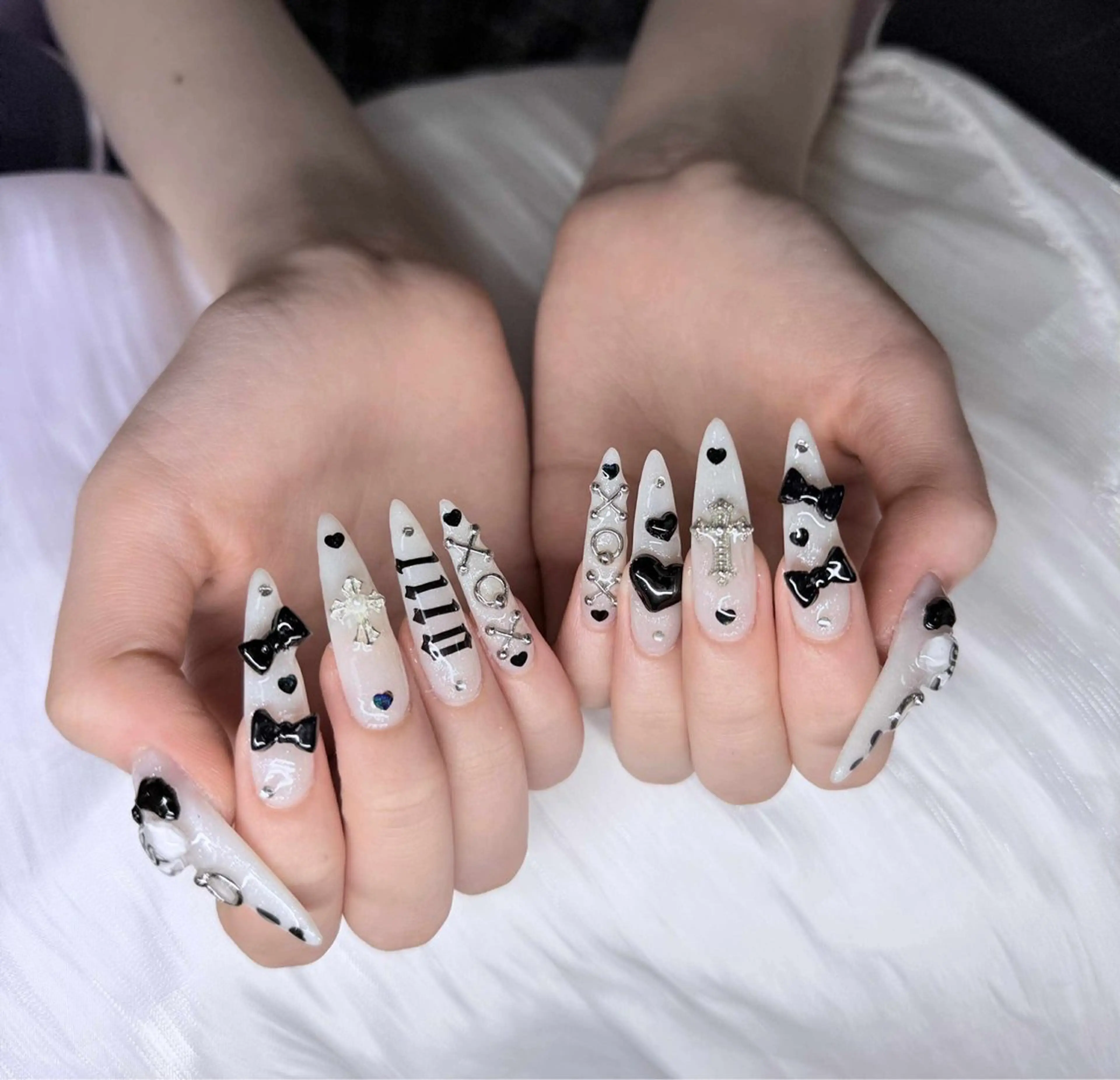 ネイル ハンドネイル Lee Nailsのネイルデザイン