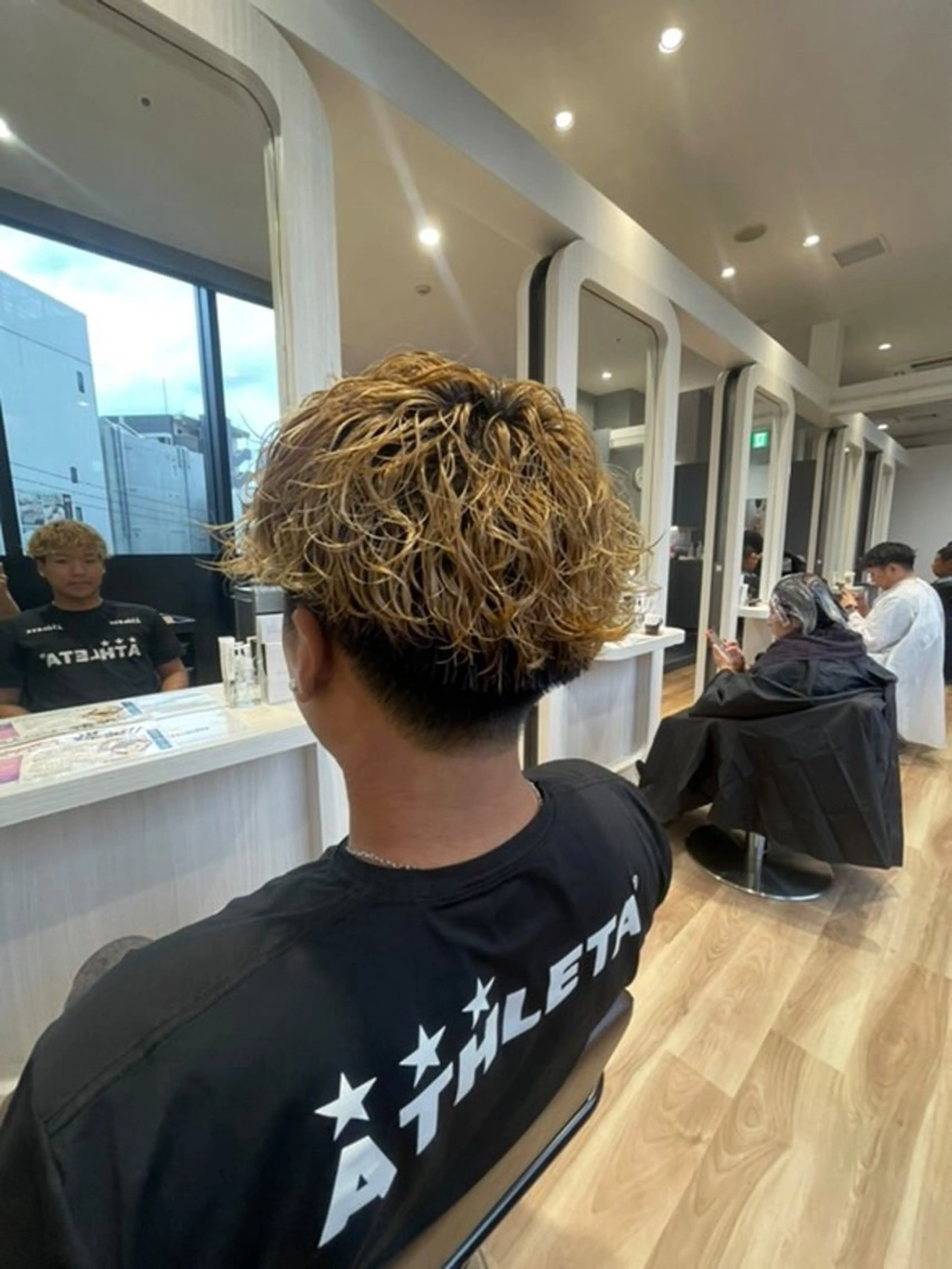 パーマ メンズ メンズブリーチ メンズパーマ カット パーマ 杉原魁/髪質改善/ 似合わせパーマのヘアスタイル