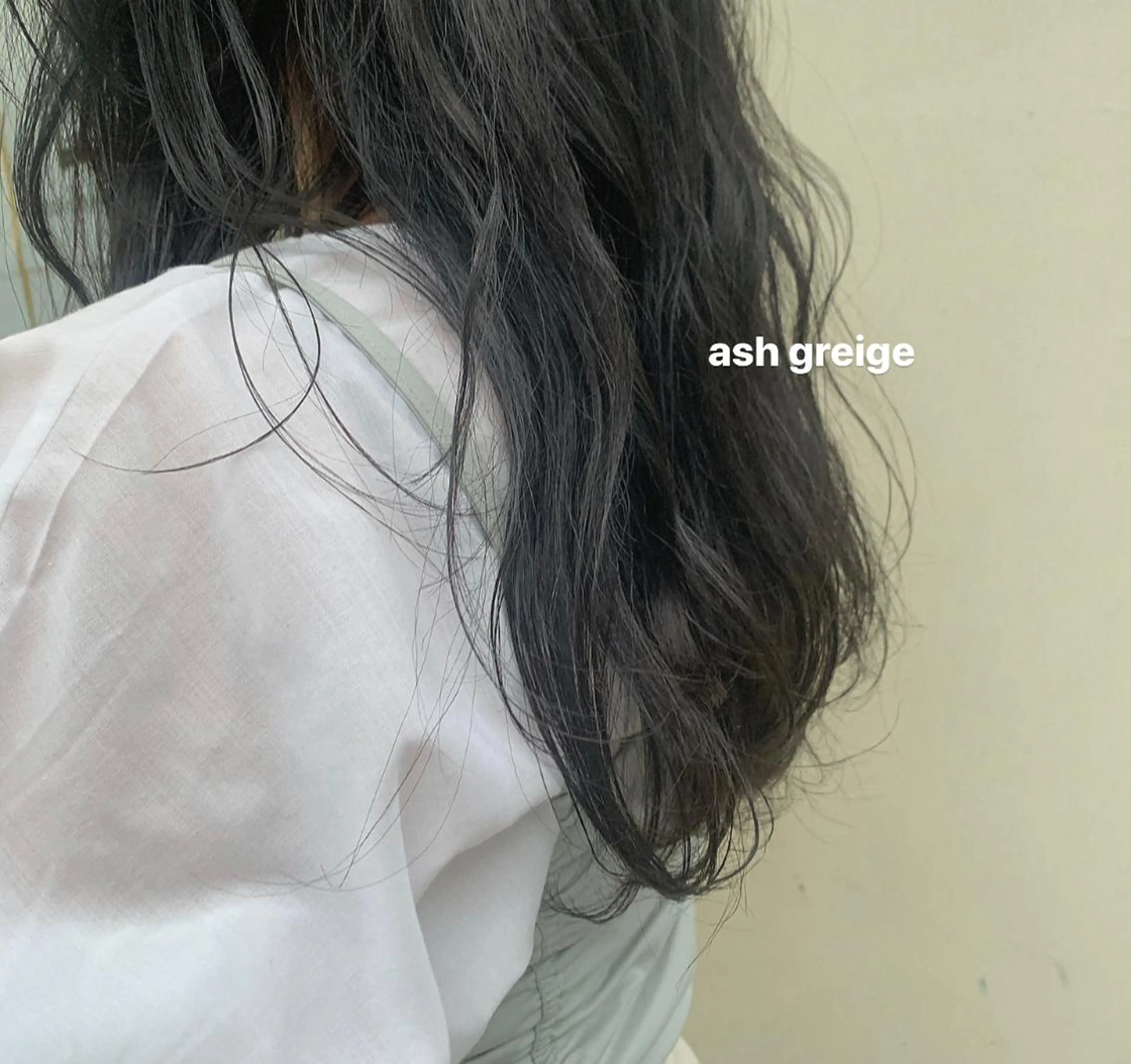 ロング カラー アッシュ アッシュグレー アッシュグレージュ グレージュ ロング 顔周り/レイヤー 🤍マリノのヘアスタイル