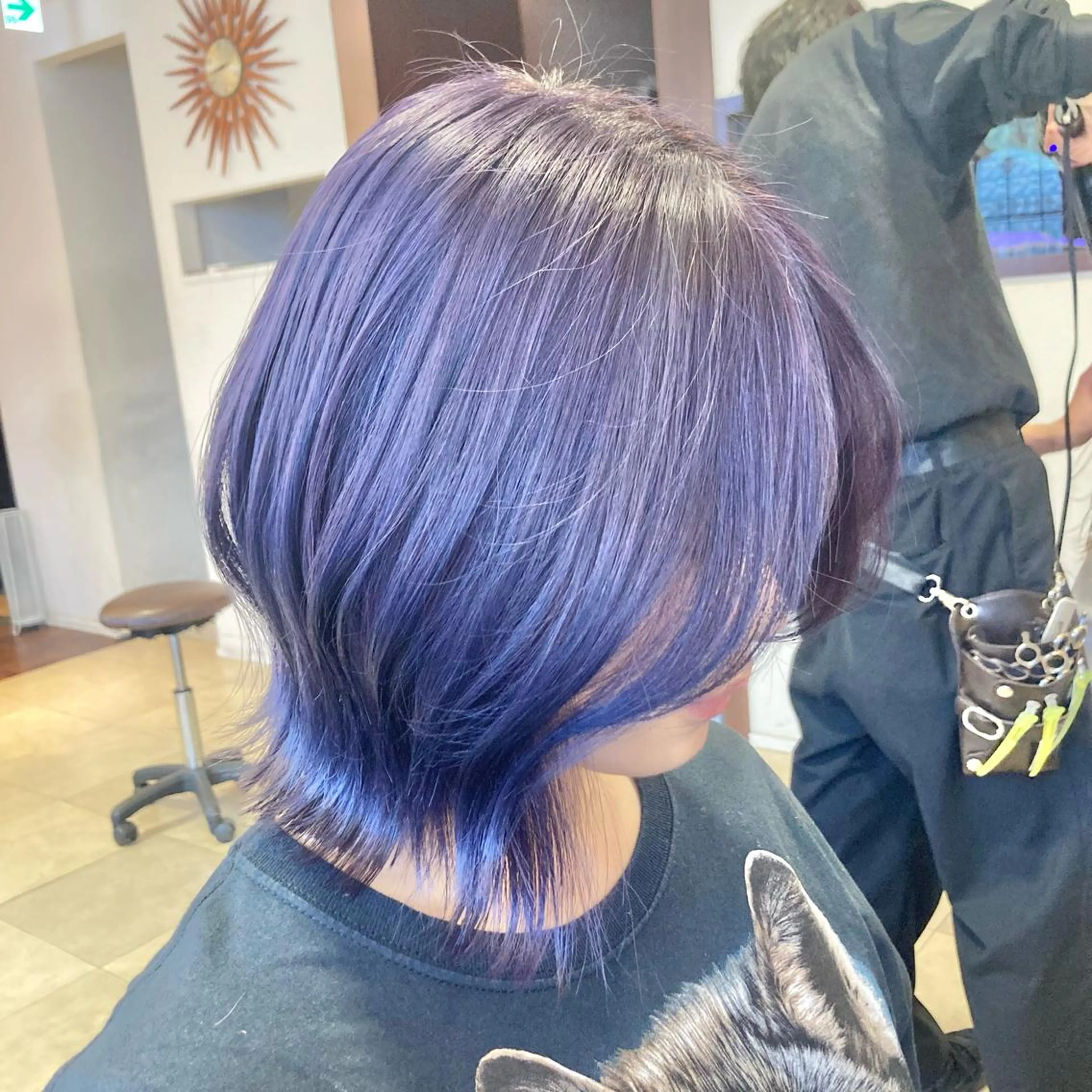 ミディアム カラー ブルーカラー ブルーバイオレット バイオレットカラー カット ヘアカラー トリートメント カットが上手い 💇‍♂🌸サク🌸のヘアスタイル