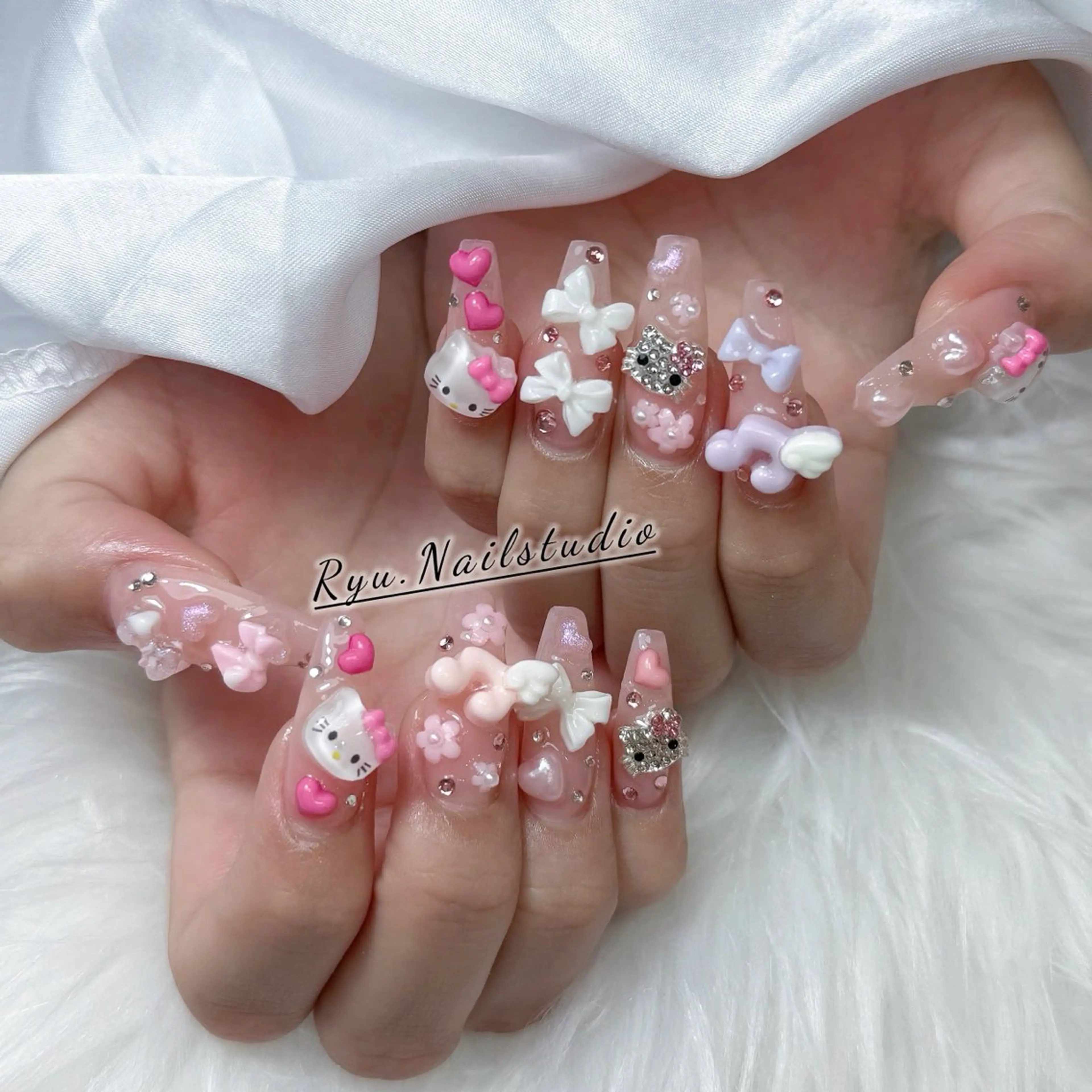 ネイル アートネイル フラワーネイル フレンチネイル ジェルネイル グラデーション ハンドネイル Ryunail所属・Ryu Nail NekoChanのネイルデザイン