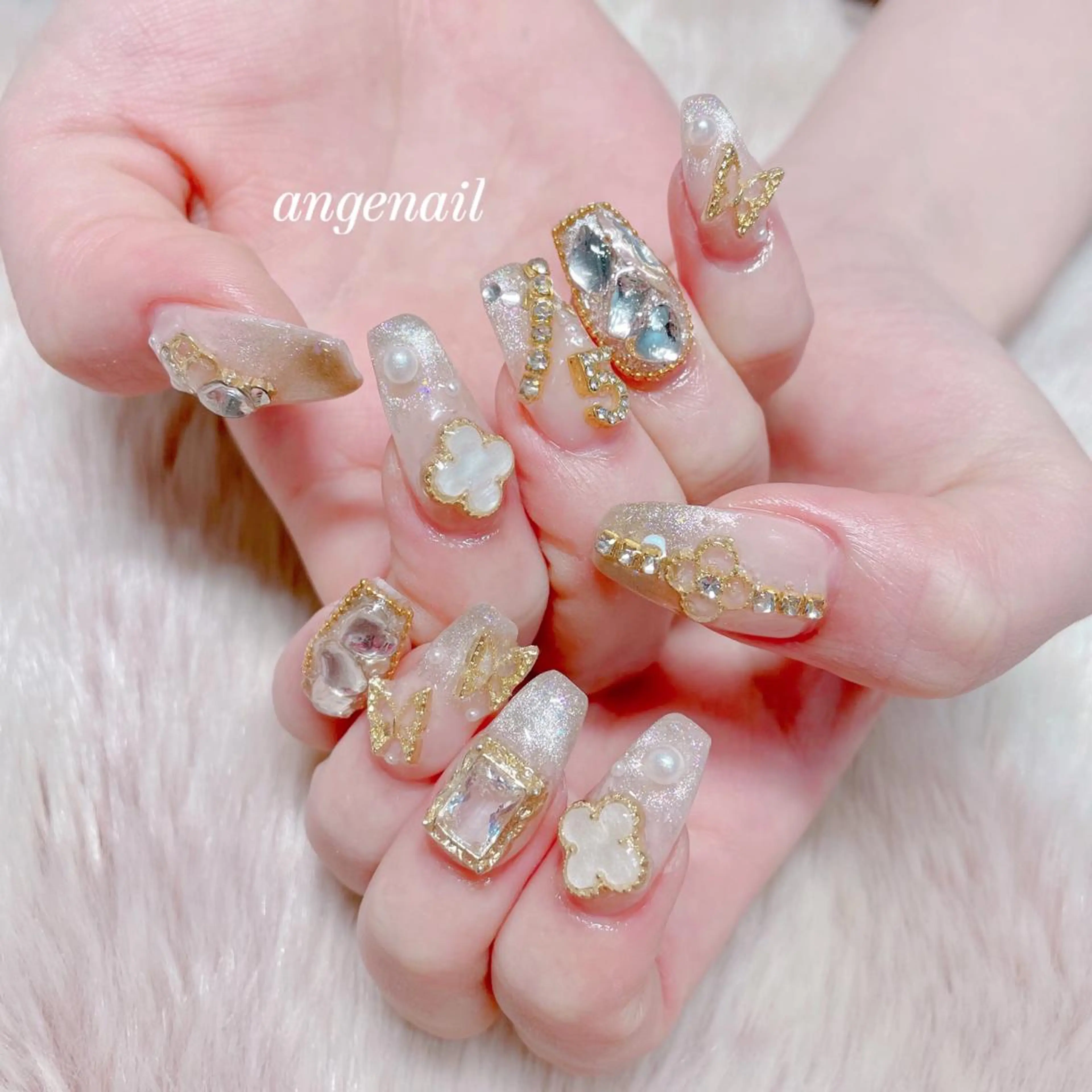 ネイル ハンドネイル オーナーネイリスト MAKIのネイルデザイン