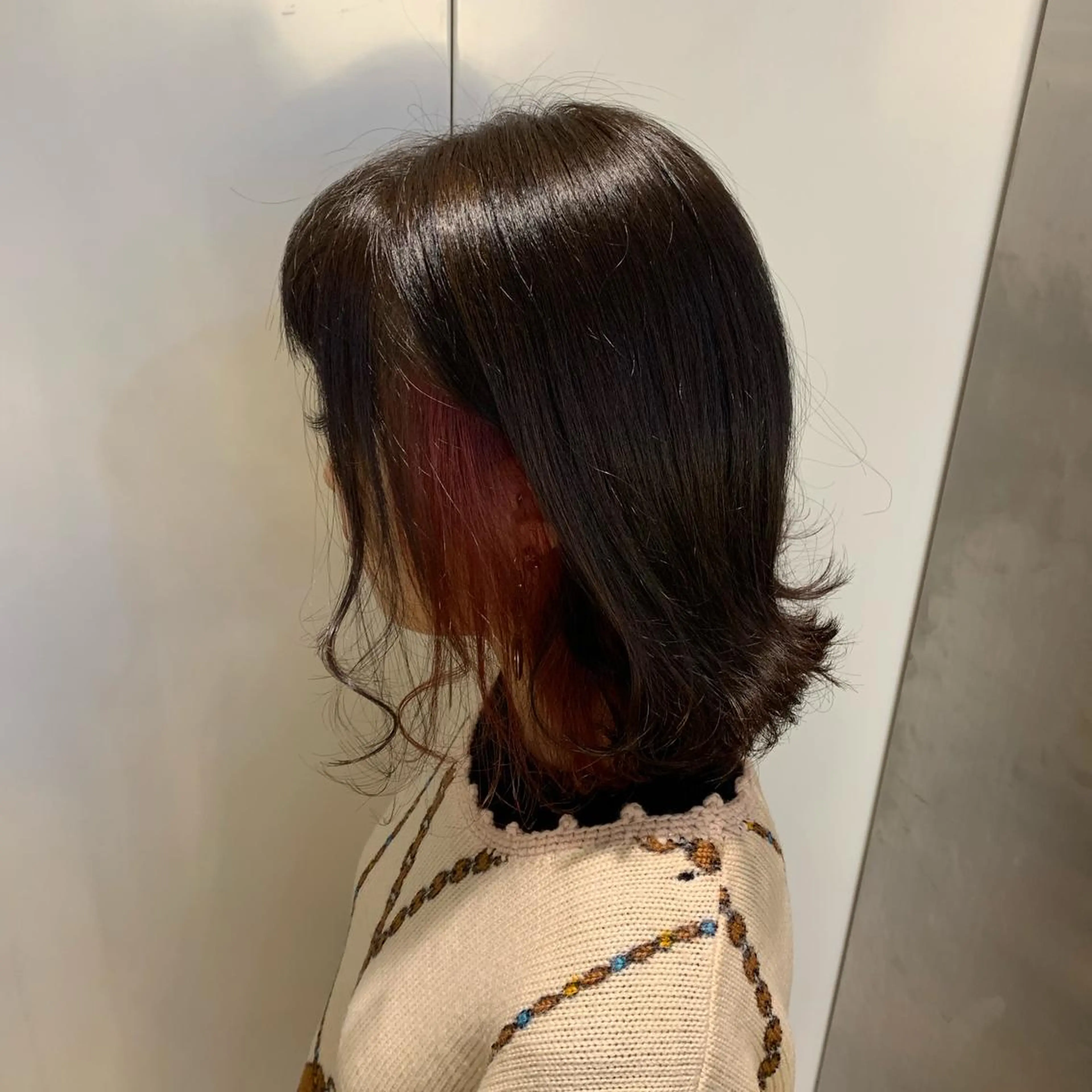 カラー インナーカラー 天野 利咲のヘアスタイル