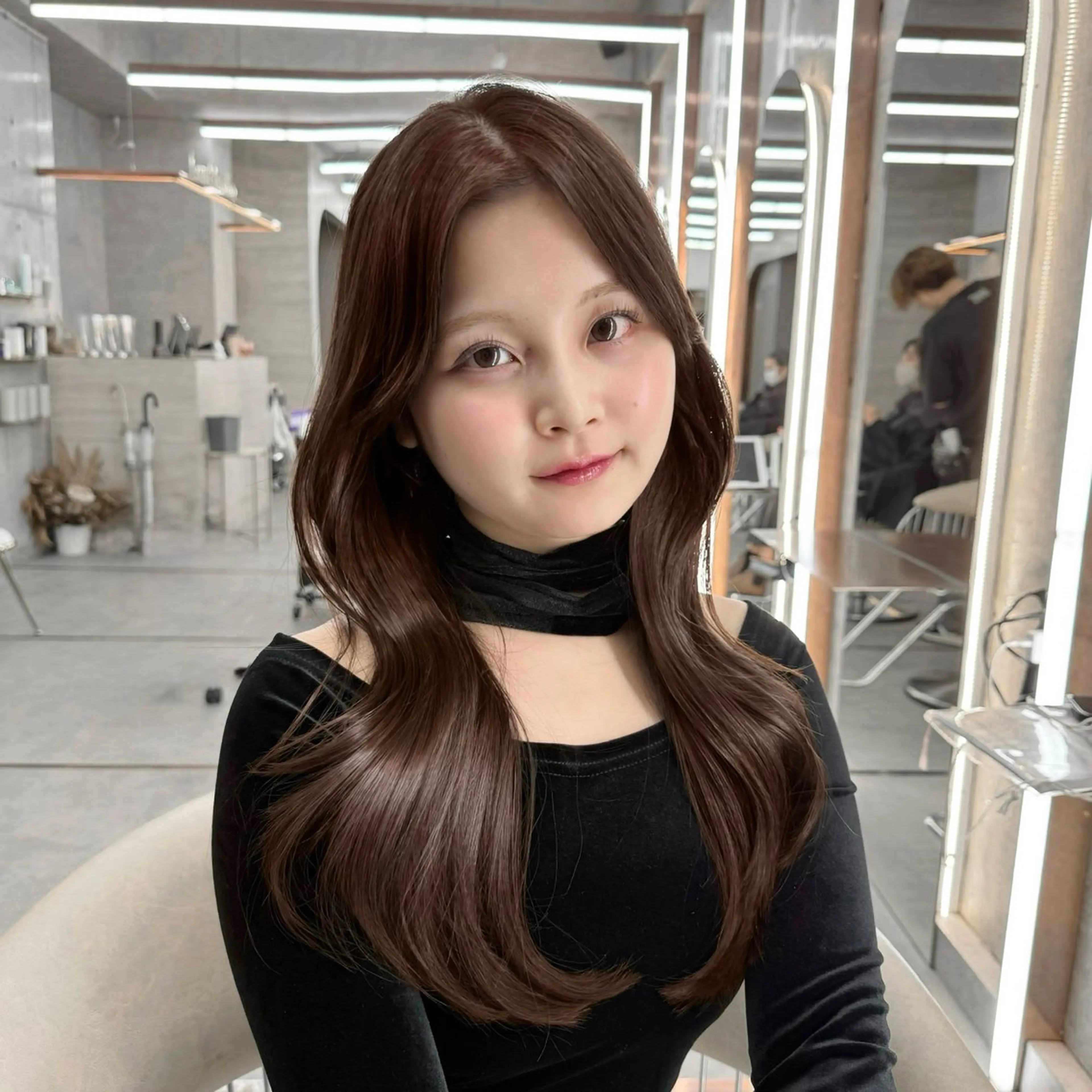 ミディアム カラー カット ヘアカラー トリートメント 髪質改善|透明 感カラー🩵レイヤーのヘアスタイル