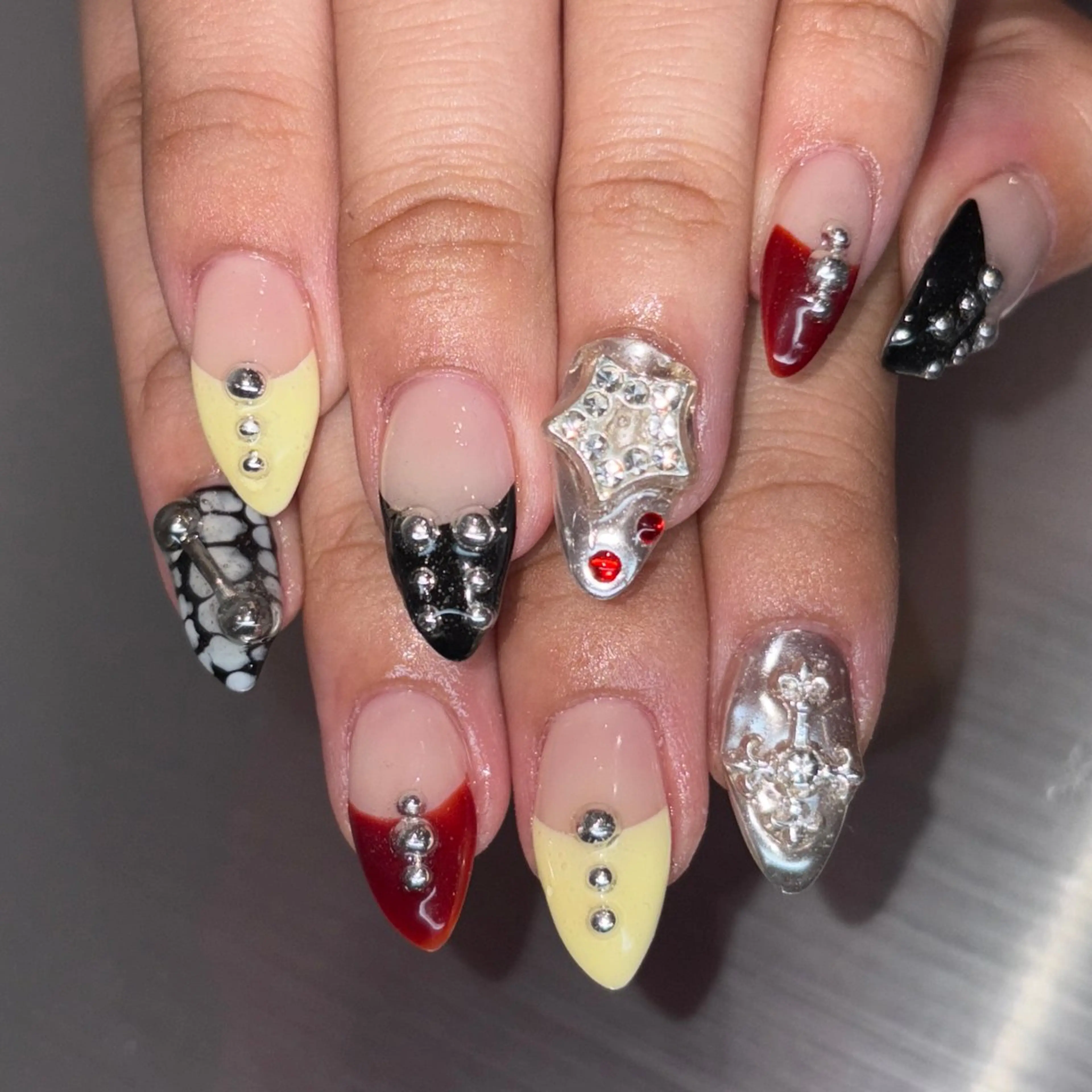 ネイル ハンドネイル 🎶個性派ネイル💅 /Komachi❤️のマツエク・マツパデザイン