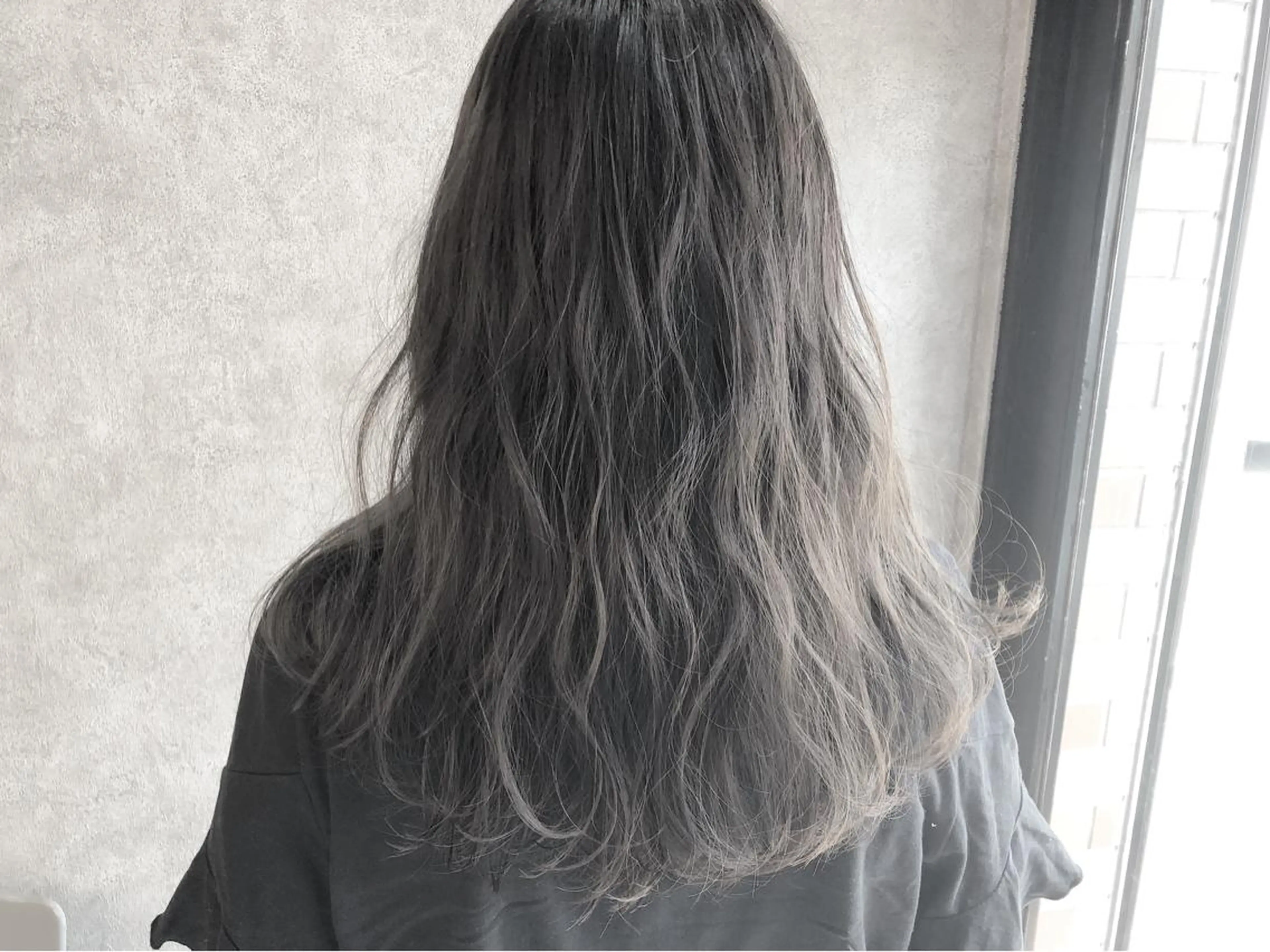 ロング カラー ヘアカラー 顔周りレイヤー/韓国 ブリーチminamiのヘアスタイル