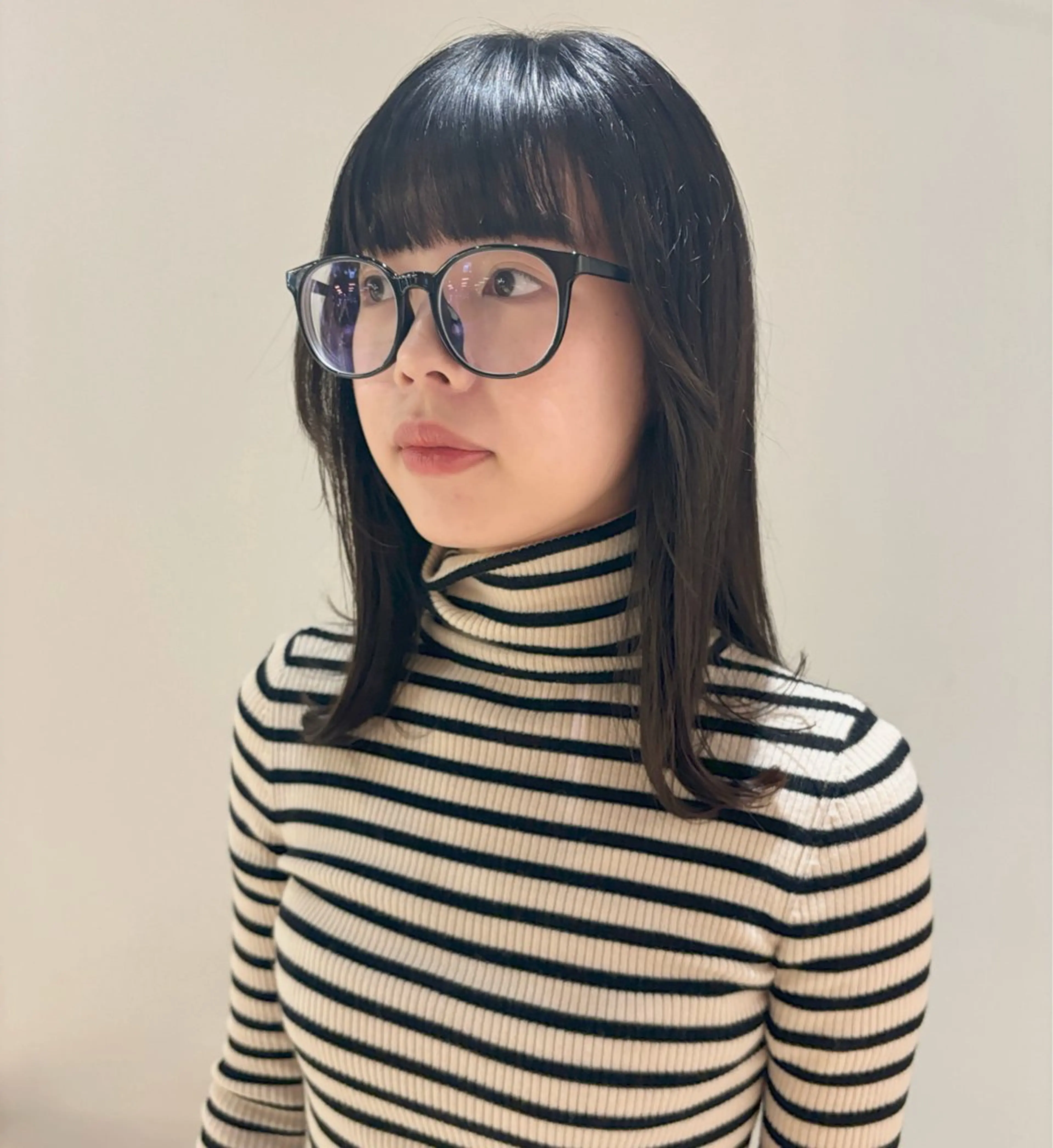 セミロング カラー グレージュ レイヤーカット やまもと さえのヘアスタイル