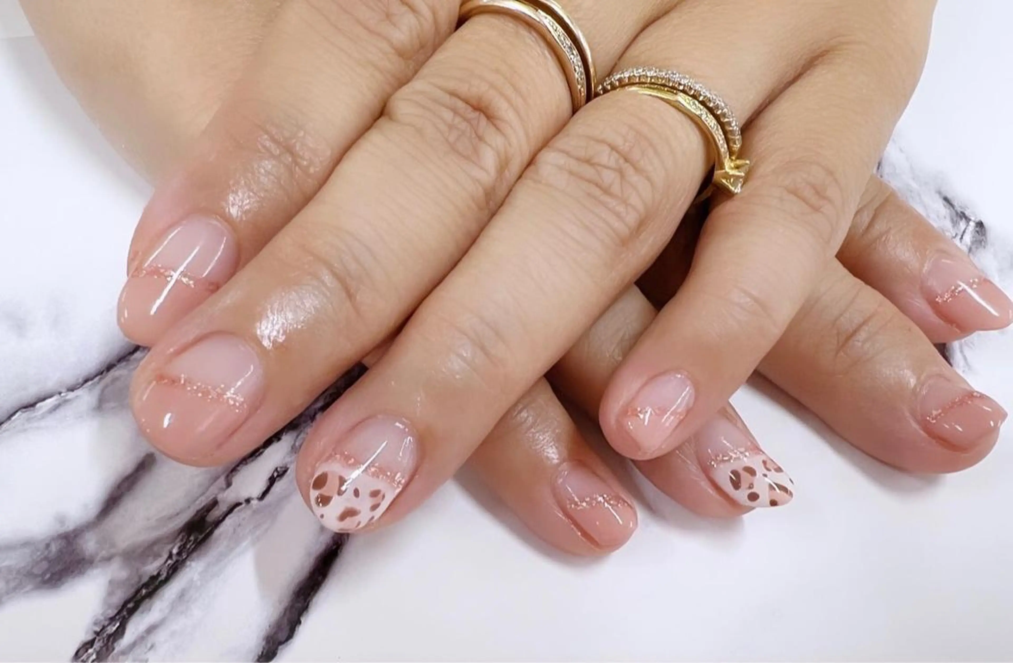 ネイル フレンチネイル 斜めフレンチ ハンドネイル はあとねいる 安佐南店のネイルデザイン