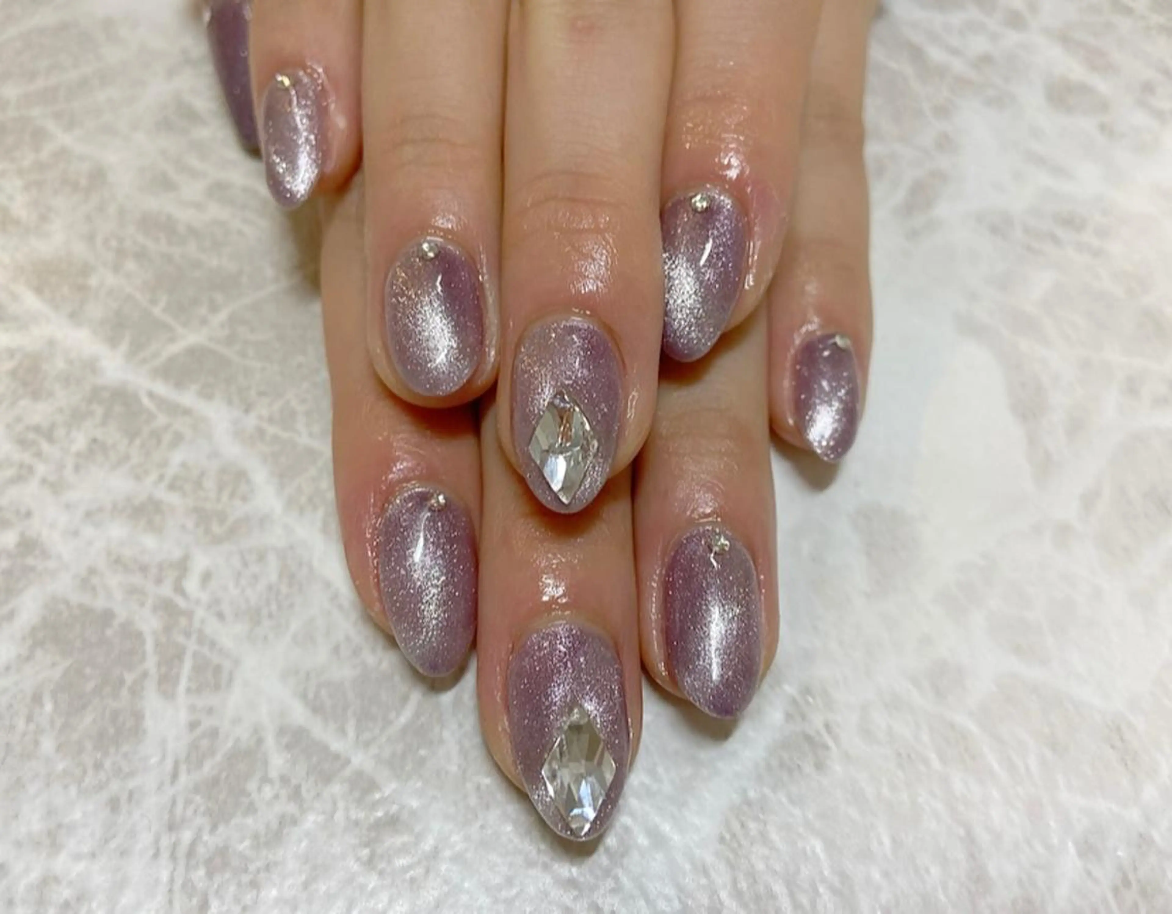 ネイル クリアネイル マグネットネイル パープル ストーンネイル 🧸熊谷 かほ🧸のネイルデザイン