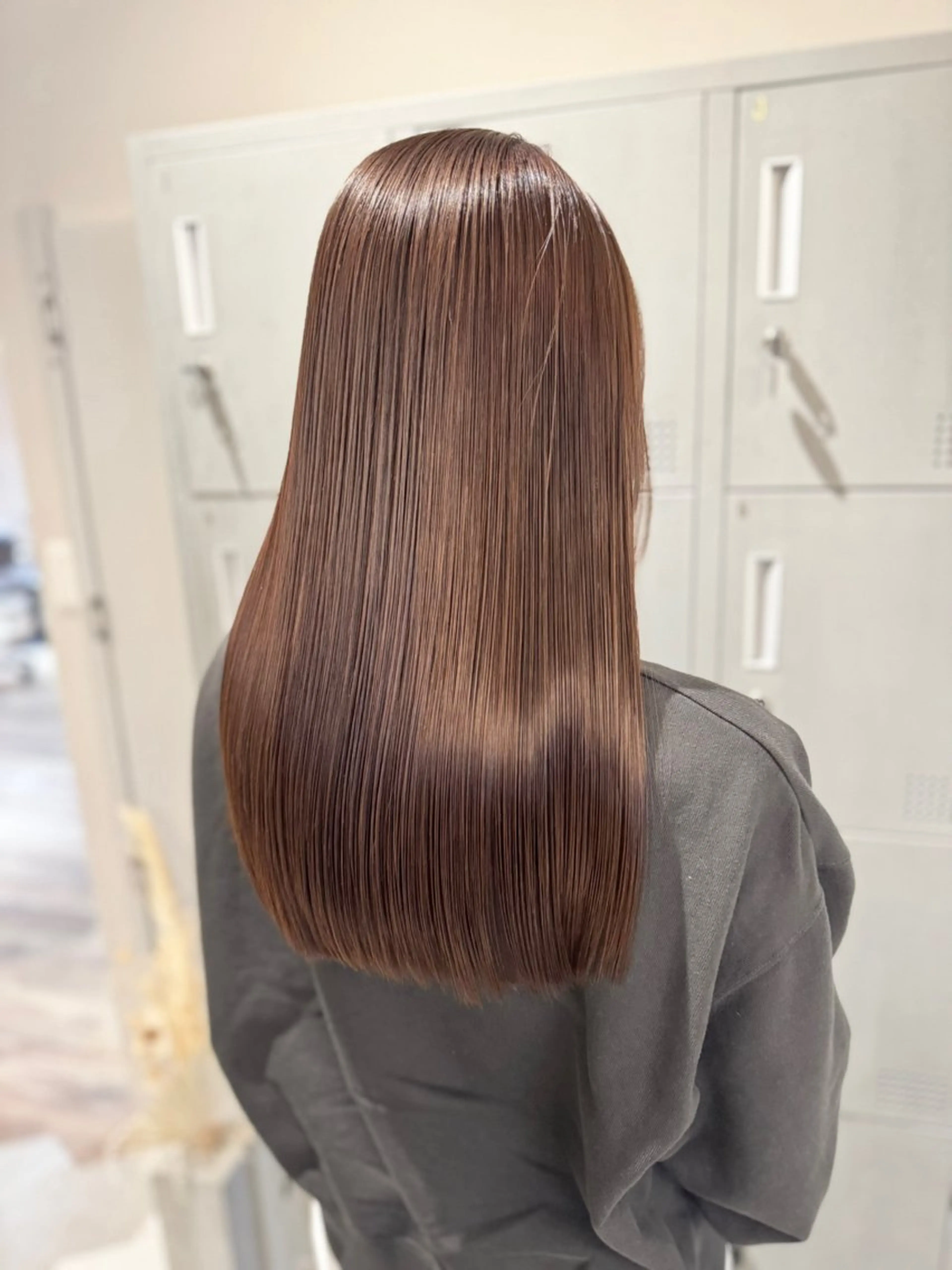 セミロング カット ヘアカラー 【天満1艶髪】潤艶/ 髪質改善🌹釣本竜哉のヘアスタイル