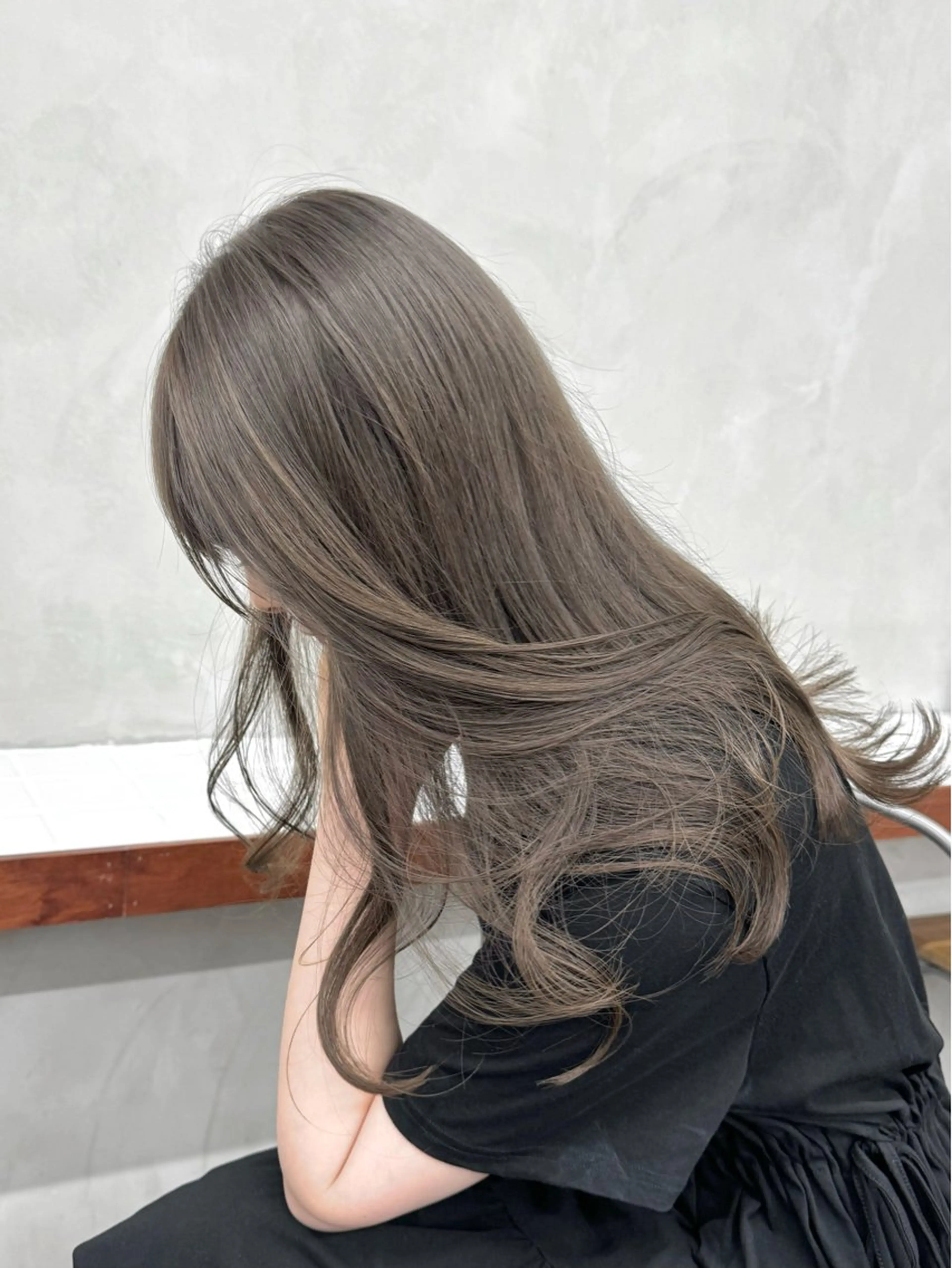 ロング カラー アッシュ ベージュカラー ブリーチ ブロンド ブラウンカラー カット ヘアカラー トリートメント nico TOKYO 渋谷所属・ブリーチ　ハイトーン 特化🌈フジタハルキのヘアスタイル