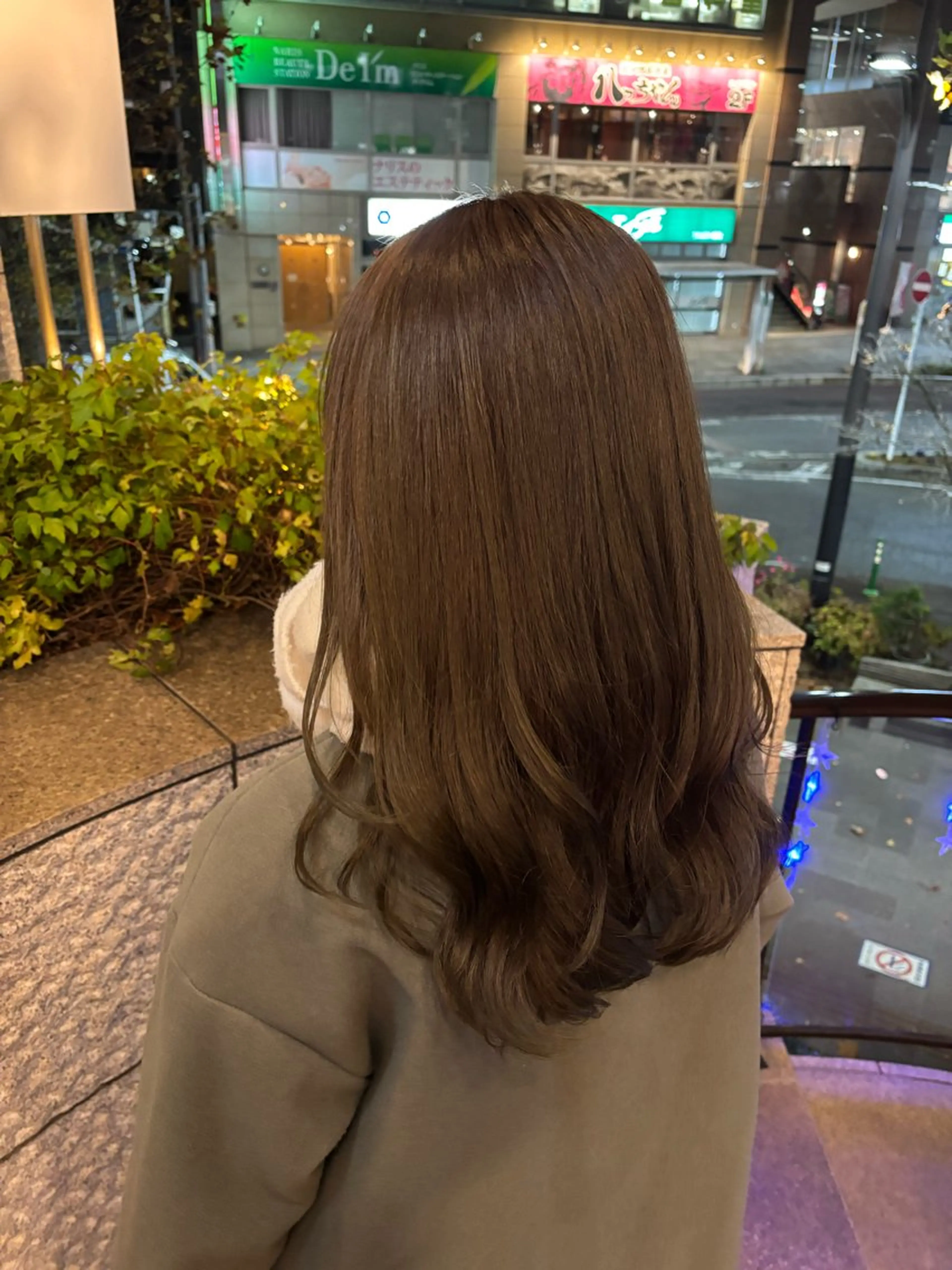 ミディアム カラー 福石 玲華のヘアスタイル