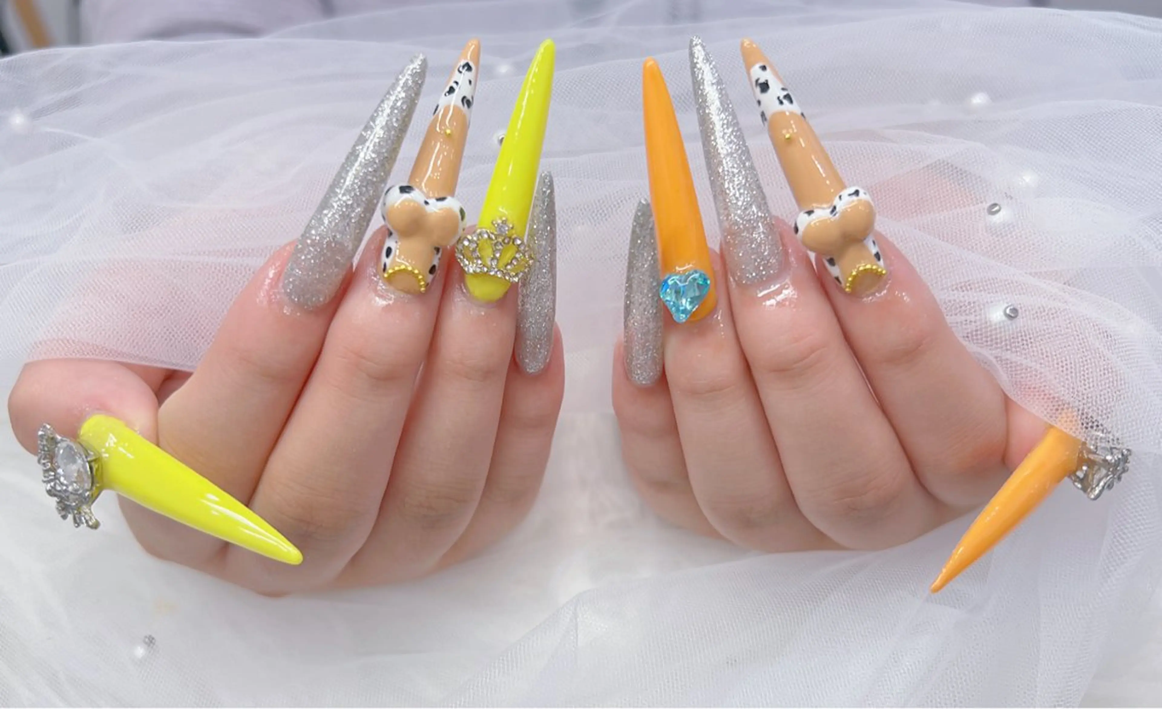 ネイル アートネイル オーロラネイル チークネイル 長さ出し フットネイル Miya _nailのネイルデザイン