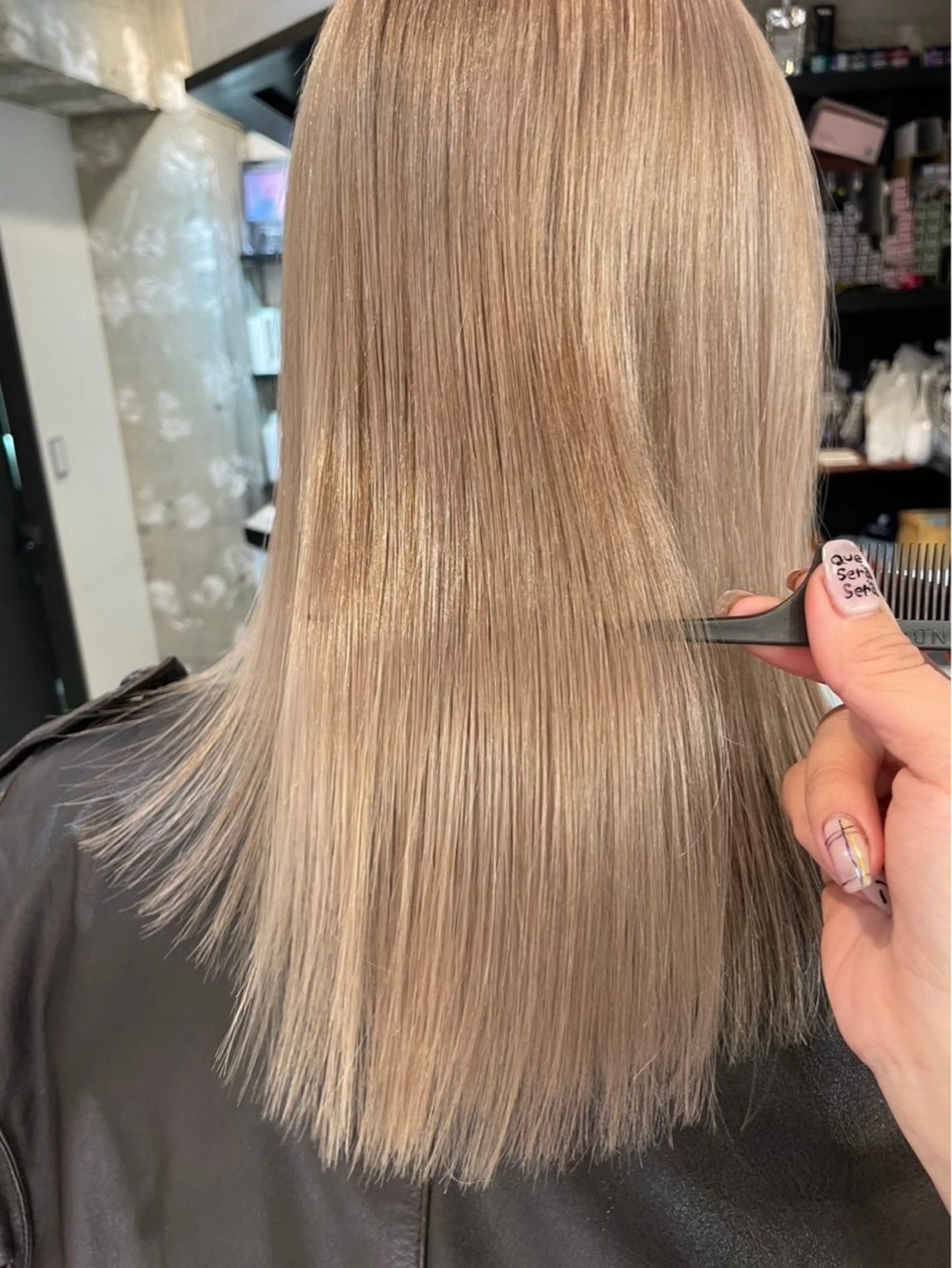 セミロング カラー ベージュカラー ブロンド ダブルカラー ハイトーンカラー ピンクカラー カットモデル様無料 💎saaya💎のヘアスタイル