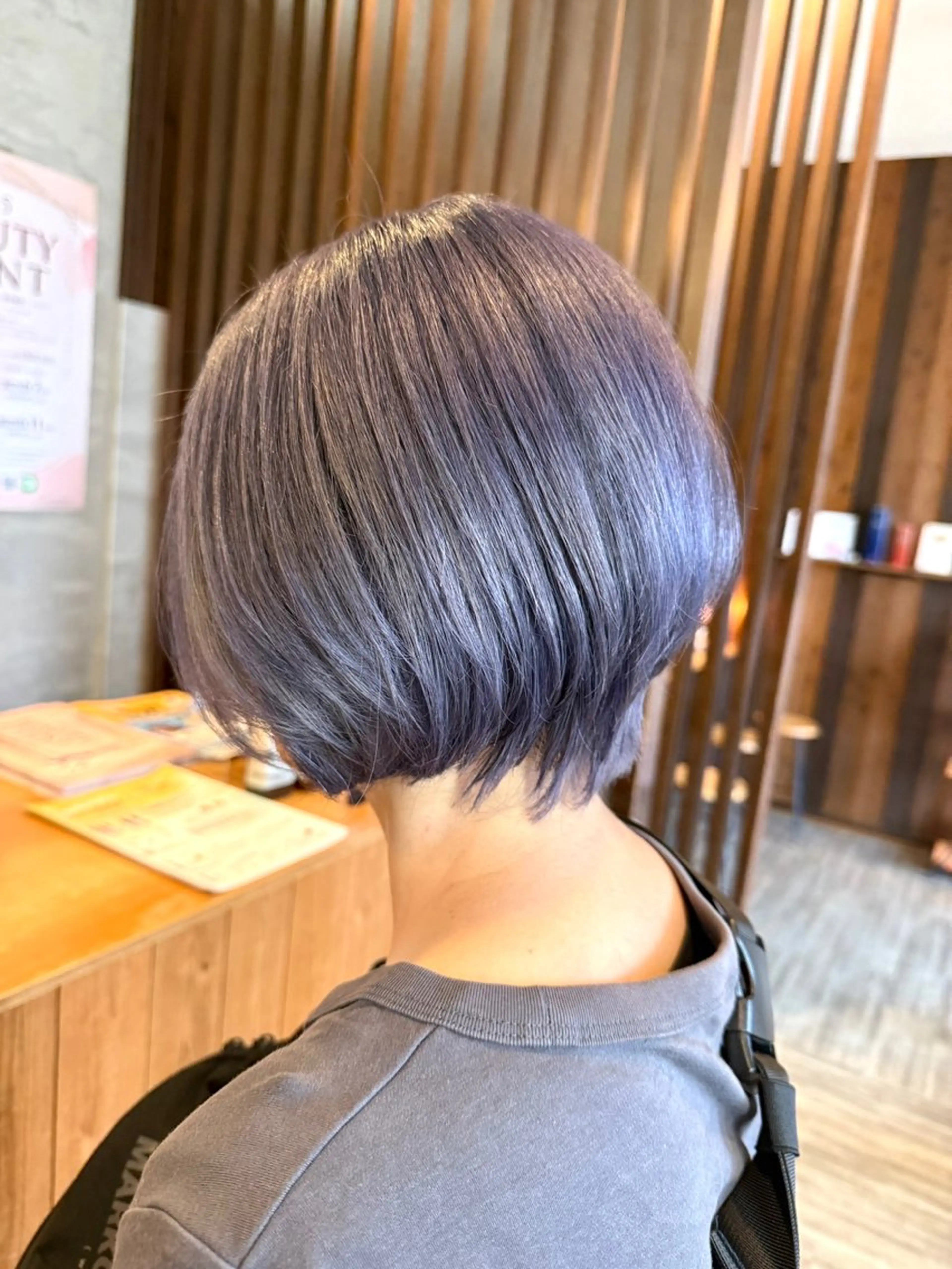 ショート カラー ブリーチ ラベンダーカラー シルバー カット ヘアカラー BRANCHÉ小牧/ 西尾 美月のヘアスタイル