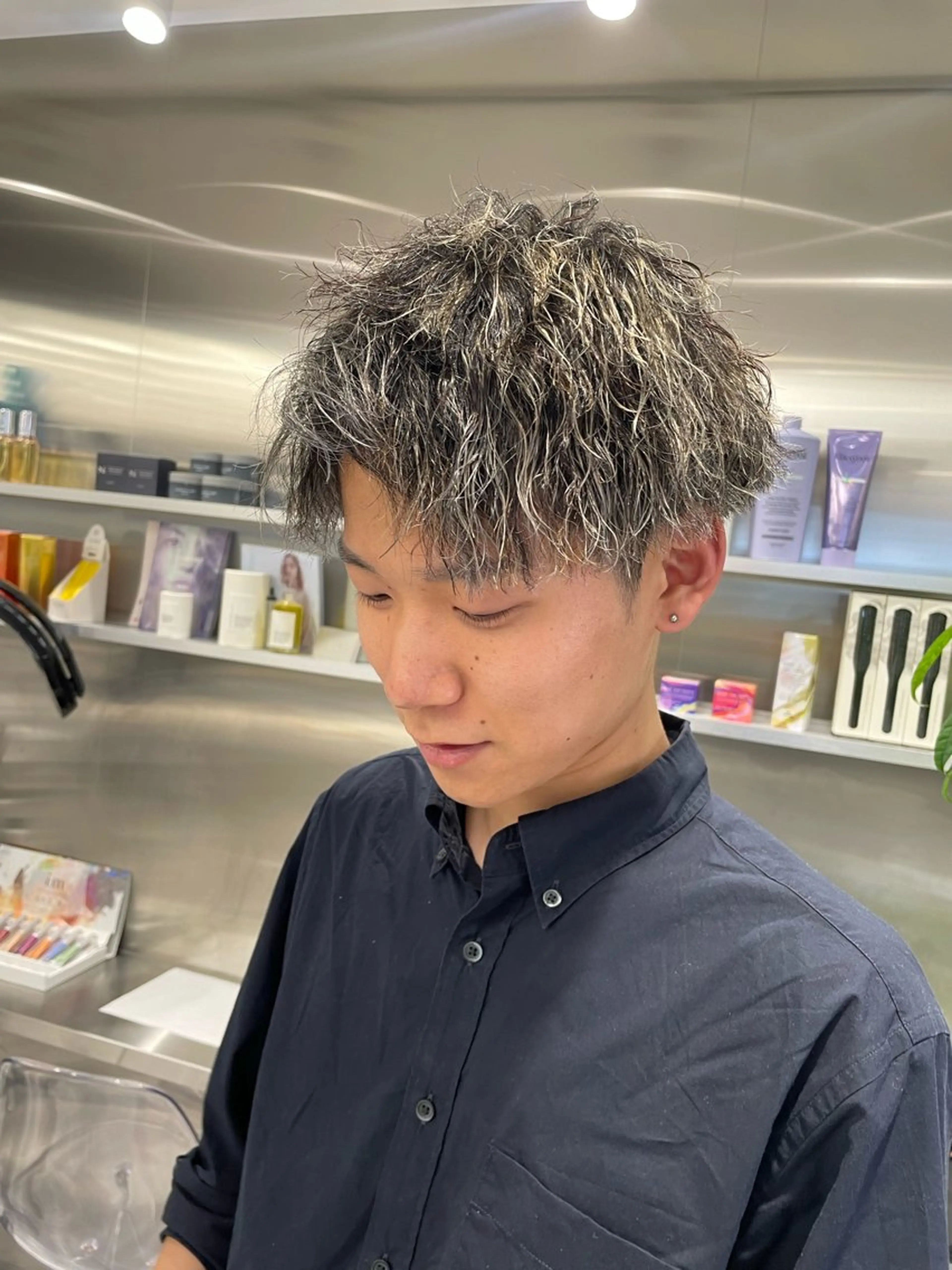 ショート パーマ メンズ メンズメッシュ メンズパーマ メンズツイストパーマ 波巻きパーマ スパイラルパーマ カット パーマ フェザーショート⚡️ REONのヘアスタイル