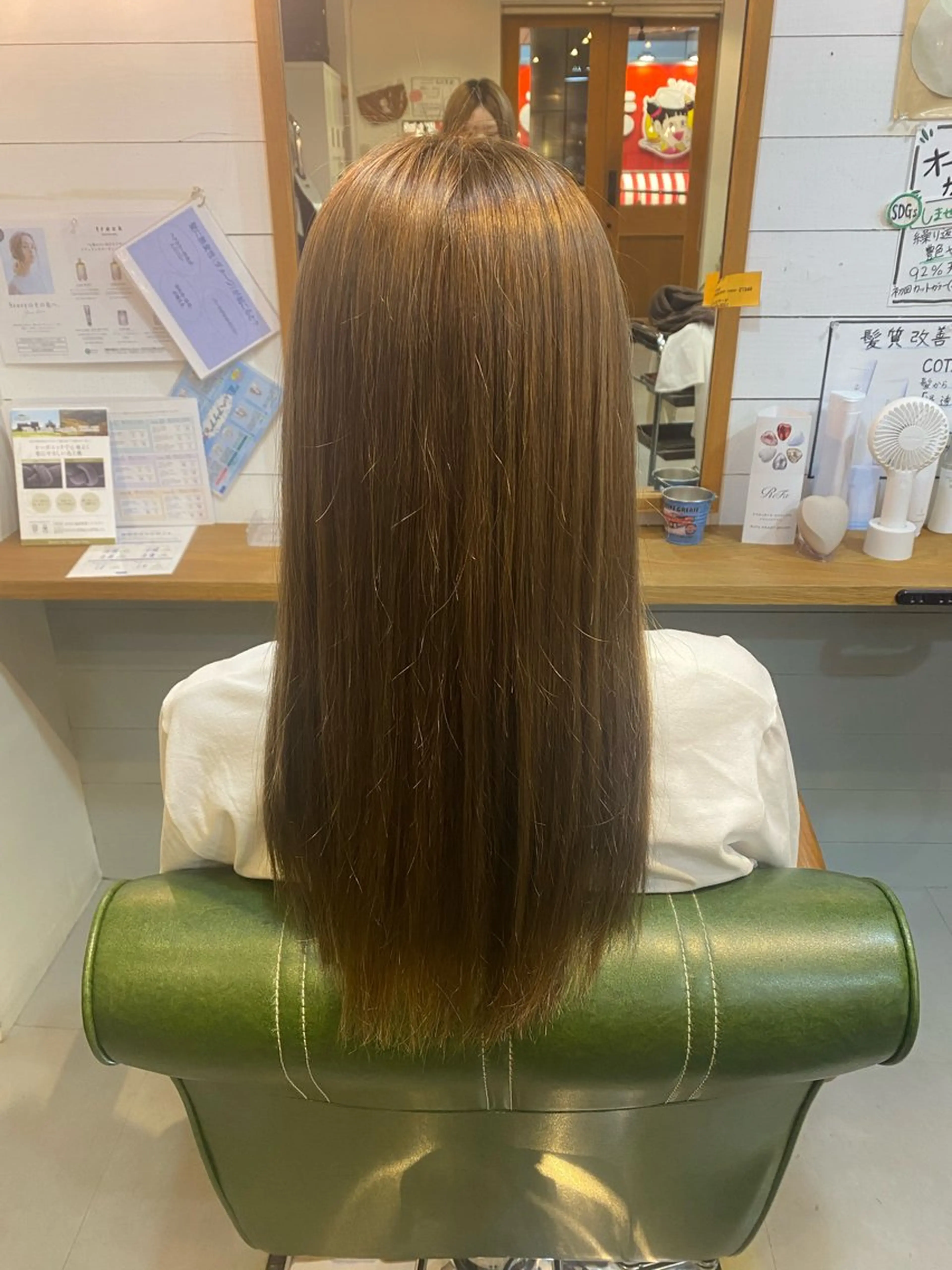 ロング アッシュ 大西 里佳のヘアスタイル