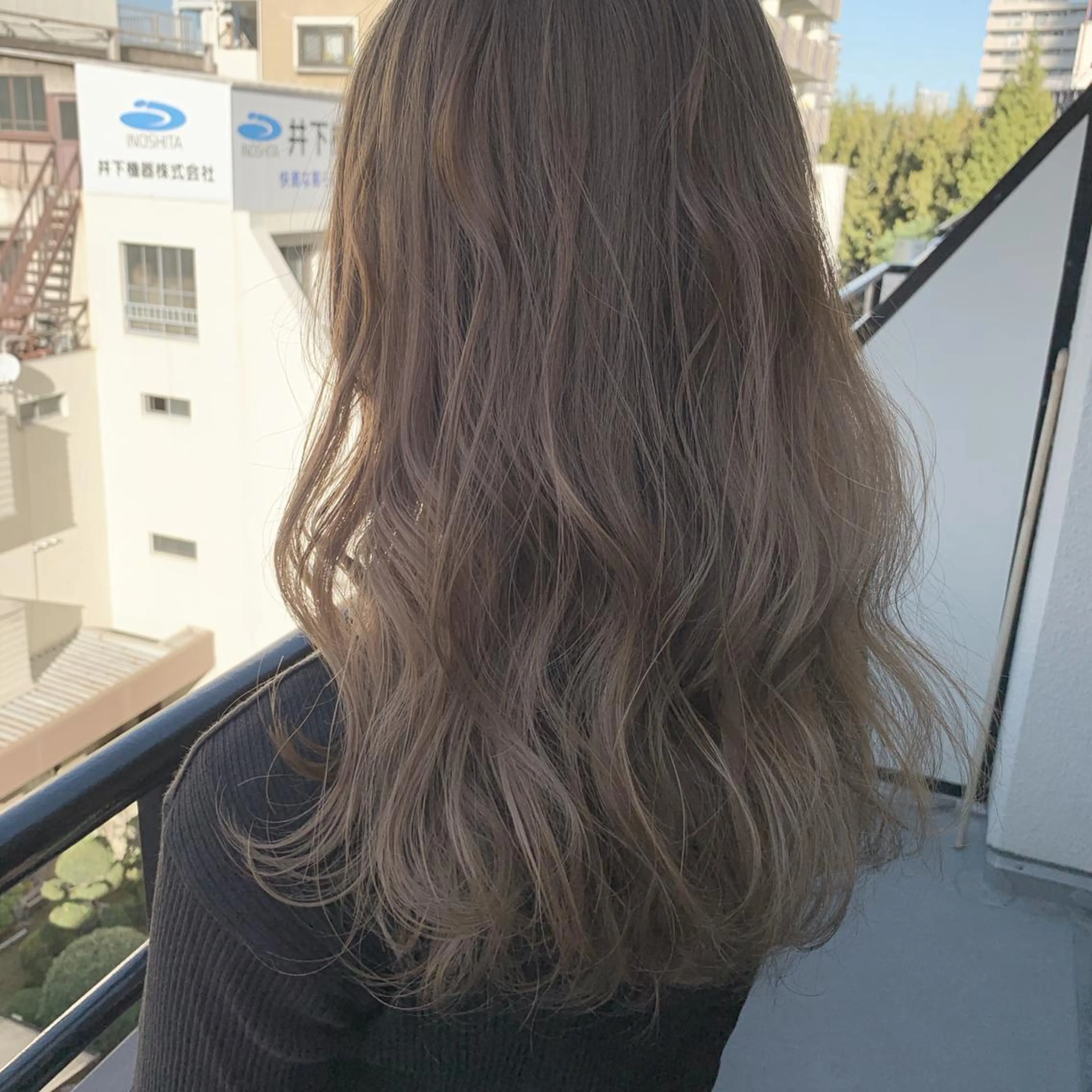 セミロング カラー ベージュカラー ミルクティーベージュ カット ヘアカラー トリートメント ヘアセット 髪質改善色素改善特化 keiのヘアスタイル