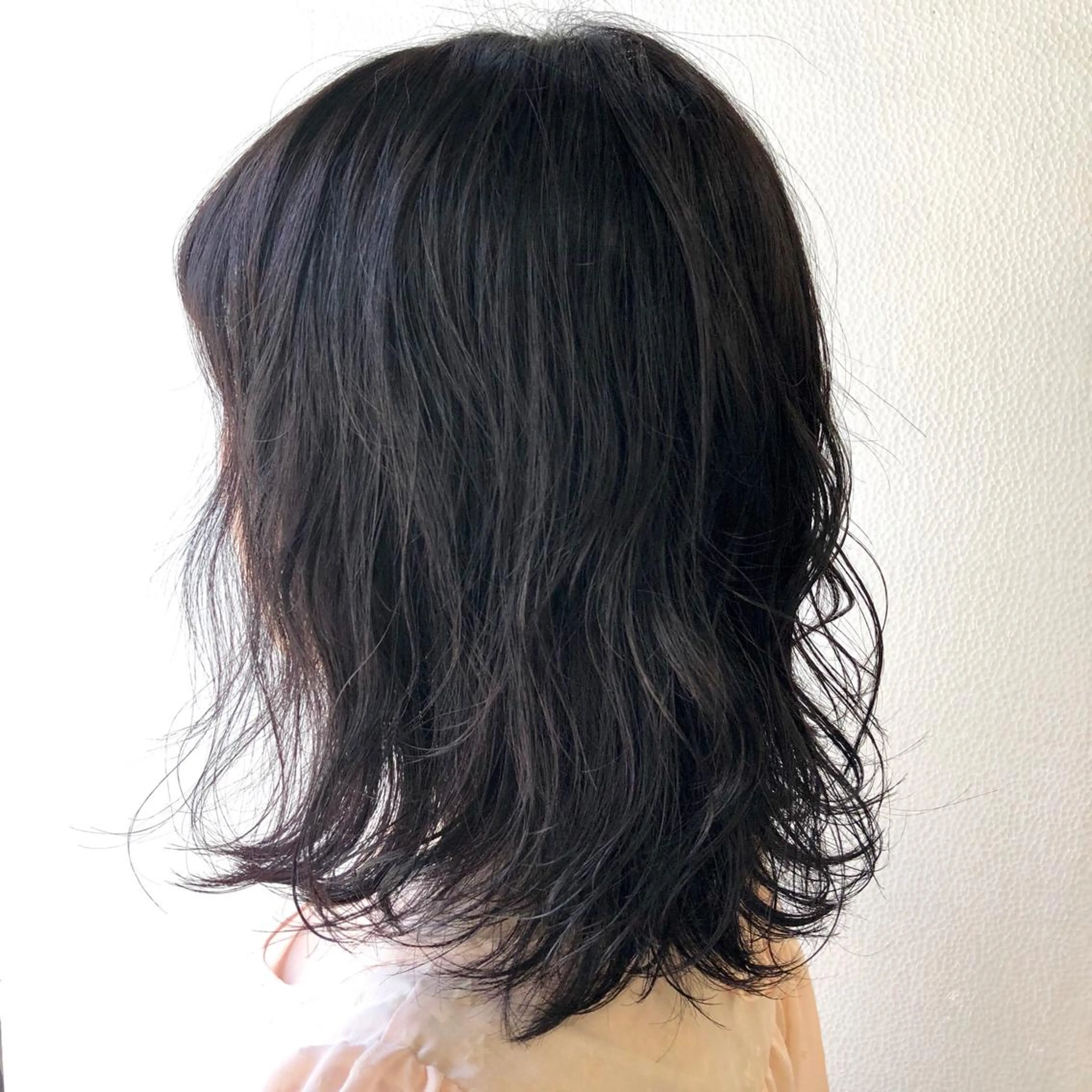 ミディアム カラー 菅沢 奈生のヘアスタイル