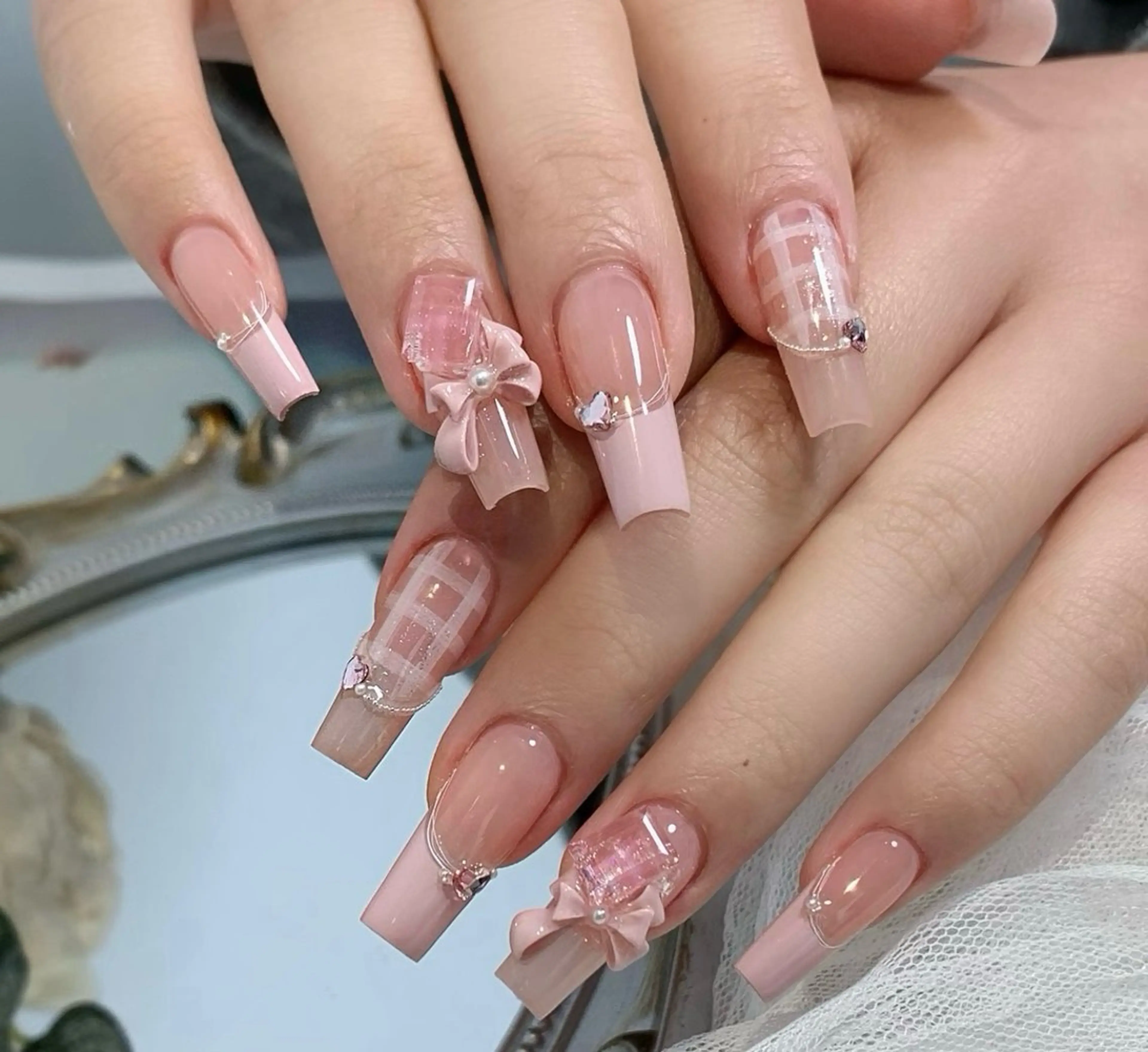 ネイル チークネイル フラワーネイル ガーリー 韓国ネイル マグネットネイル SunNail池袋駅 ワンホンネイルのネイルデザイン