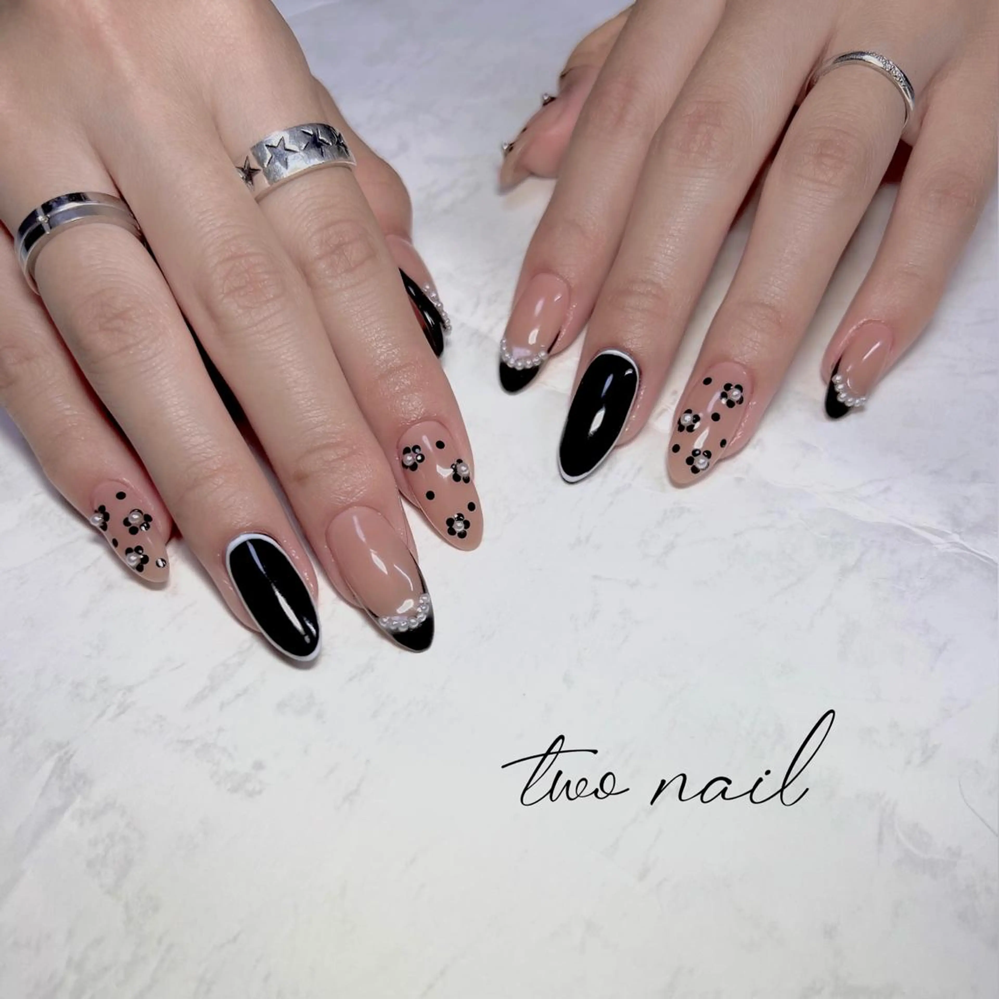 ネイル アートネイル ブラウン フットネイル ハート ニュアンスネイル two nailのネイルデザイン