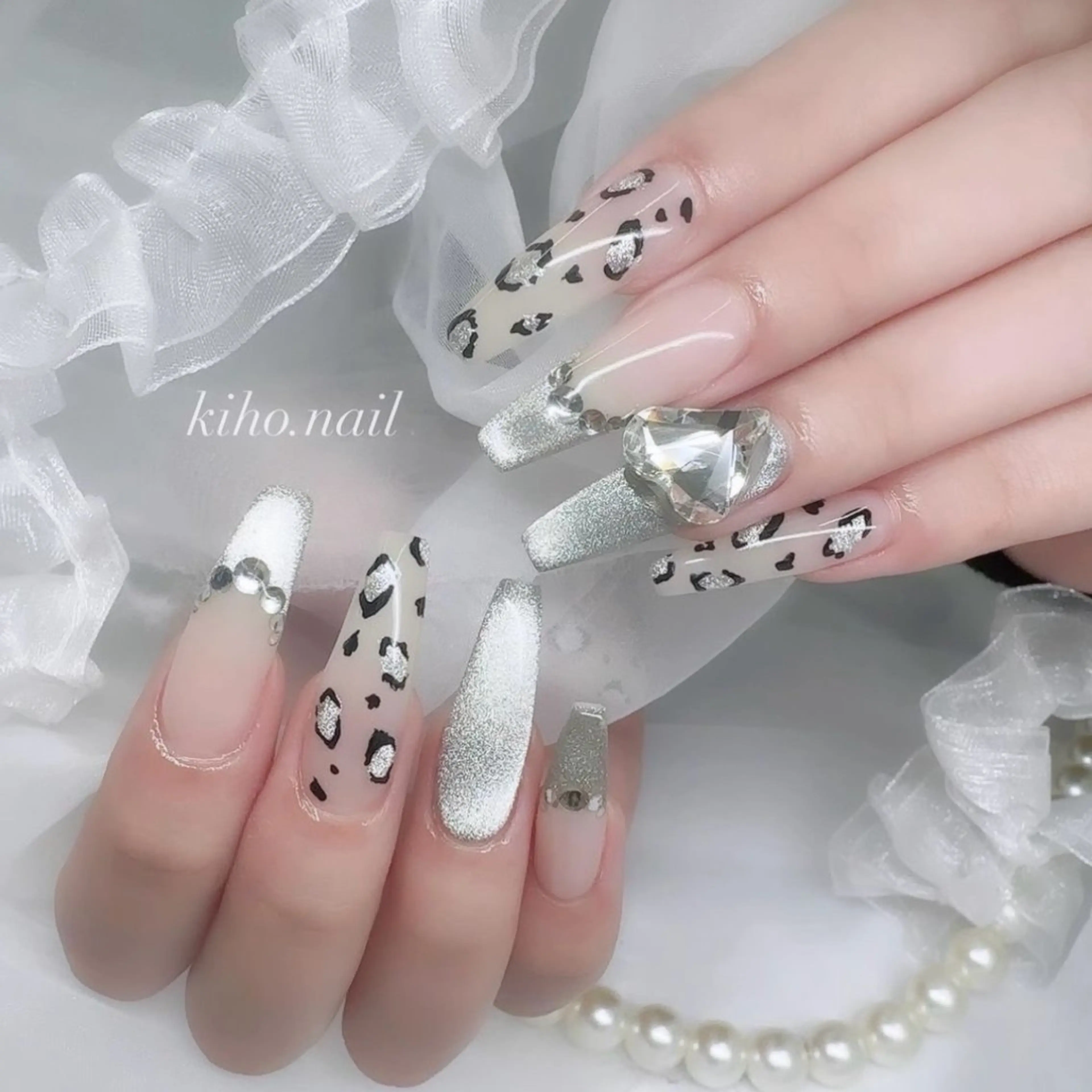 ネイル ハンドネイル KIHO 【週一深夜ネイル】のネイルデザイン