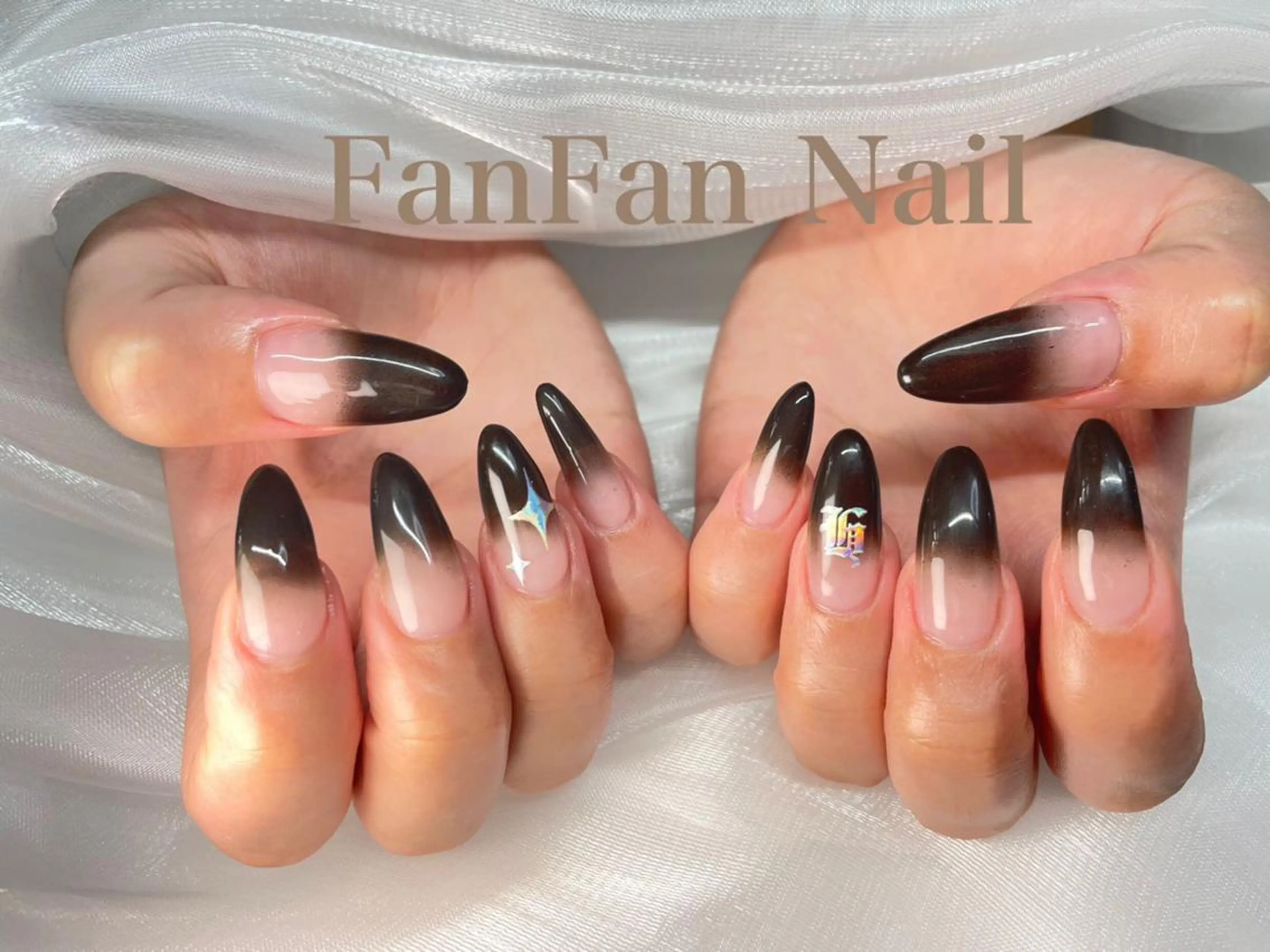 ネイル アートネイル オーロラネイル ガーリー キラキラネイル 韓国ネイル Fanfan  長さ出し専門のネイルデザイン