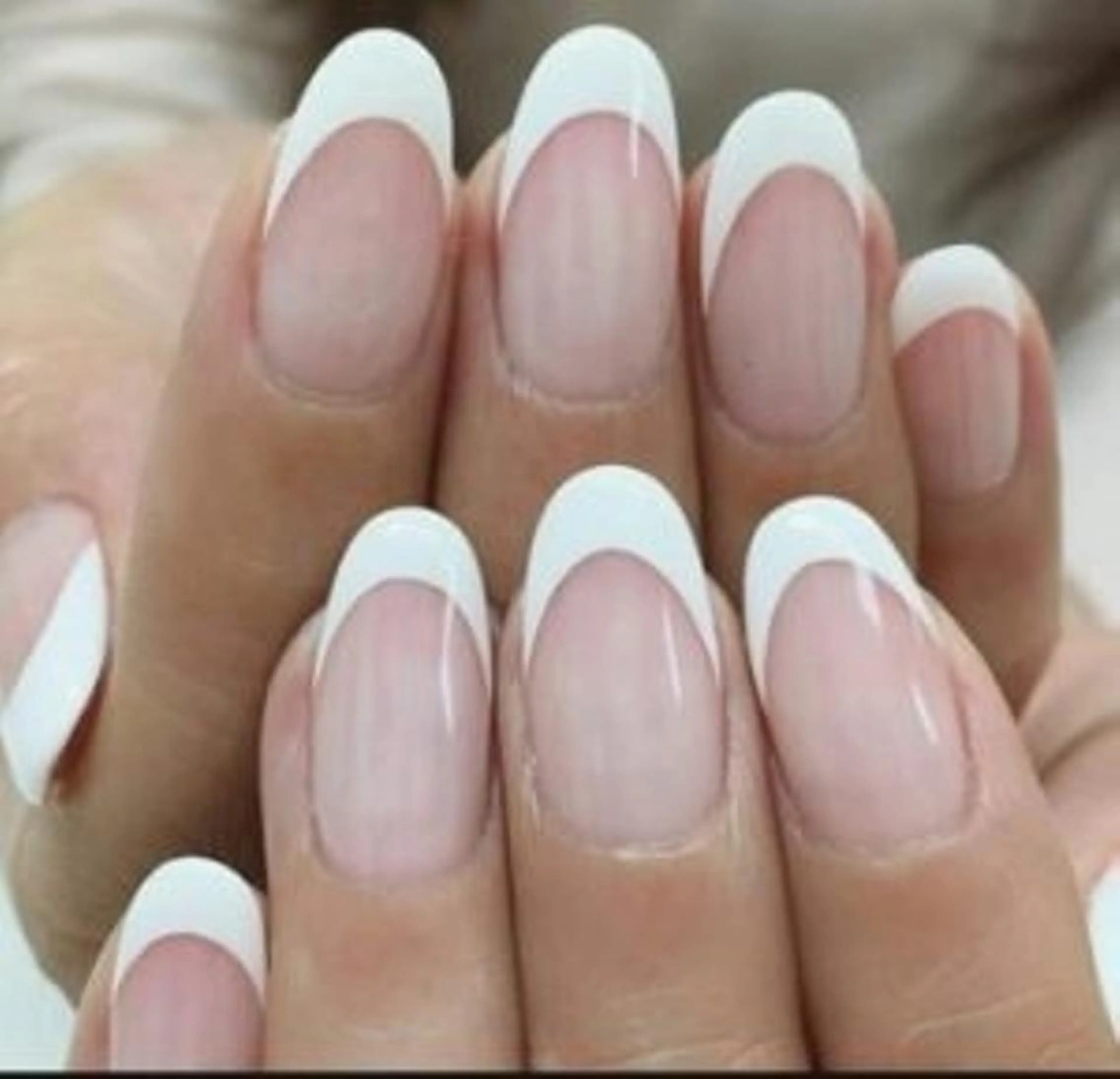 オフなし・フレンチネイル(ジェル)の写真