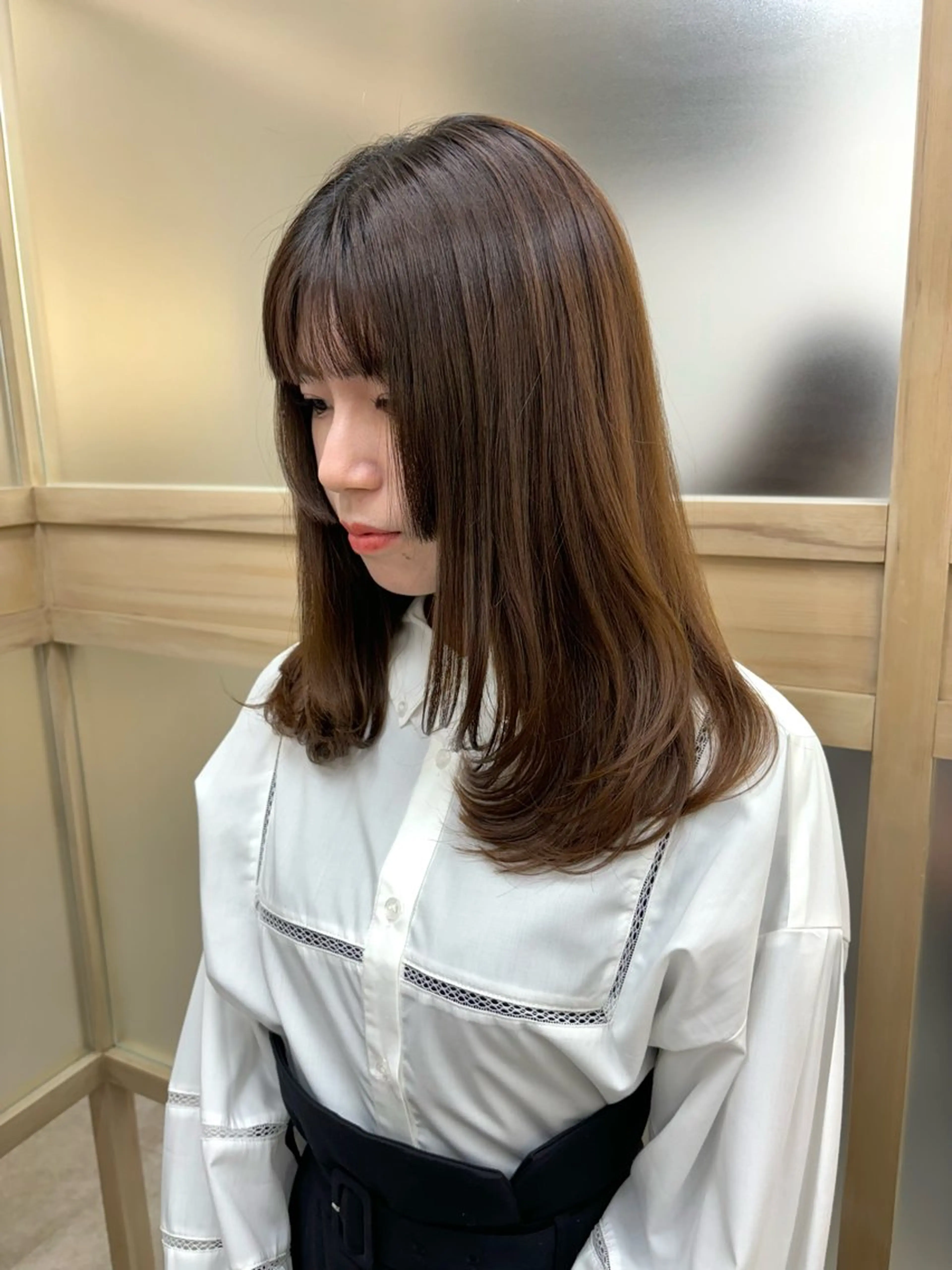 セミロング カラー カット ヘアカラー トリートメント 艶髪韓国ヘア 💘小笠原涼華のヘアスタイル