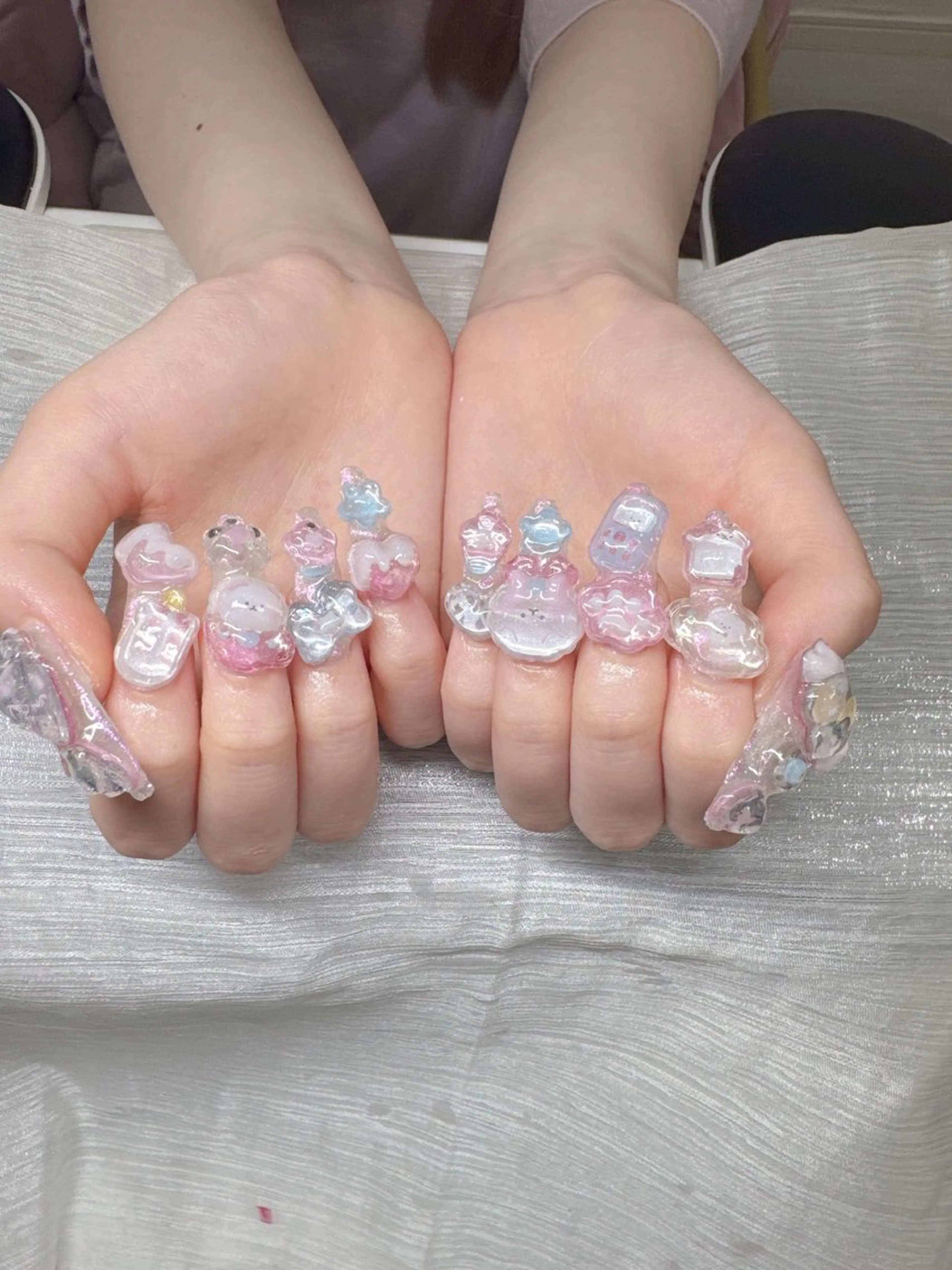 ネイル 長さ出し グラデーション 卒業式 キラキラネイル マグネットネイル Lee Nailsのネイルデザイン