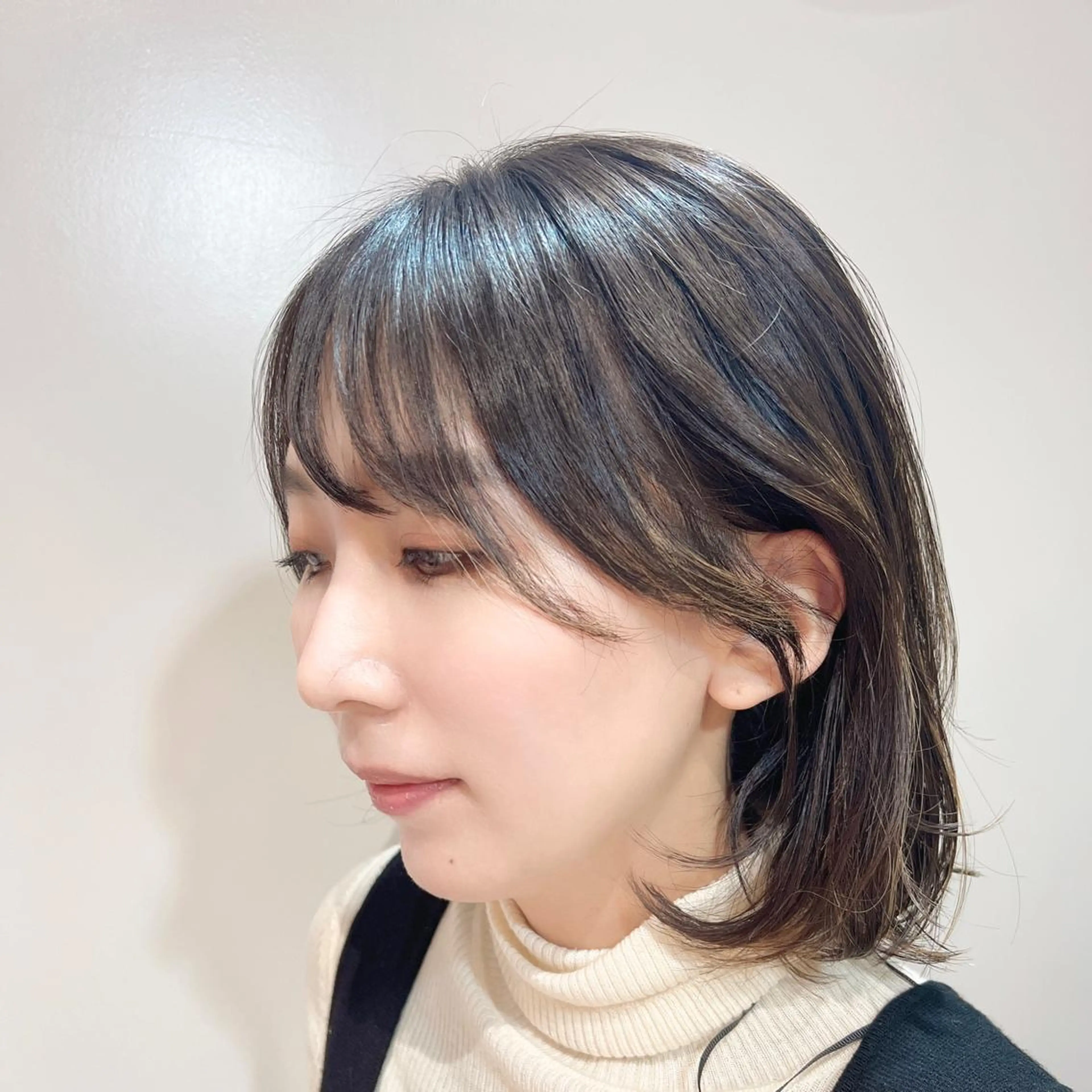 ミディアム カット パーソナルカラー lapiax阿部のヘアスタイル