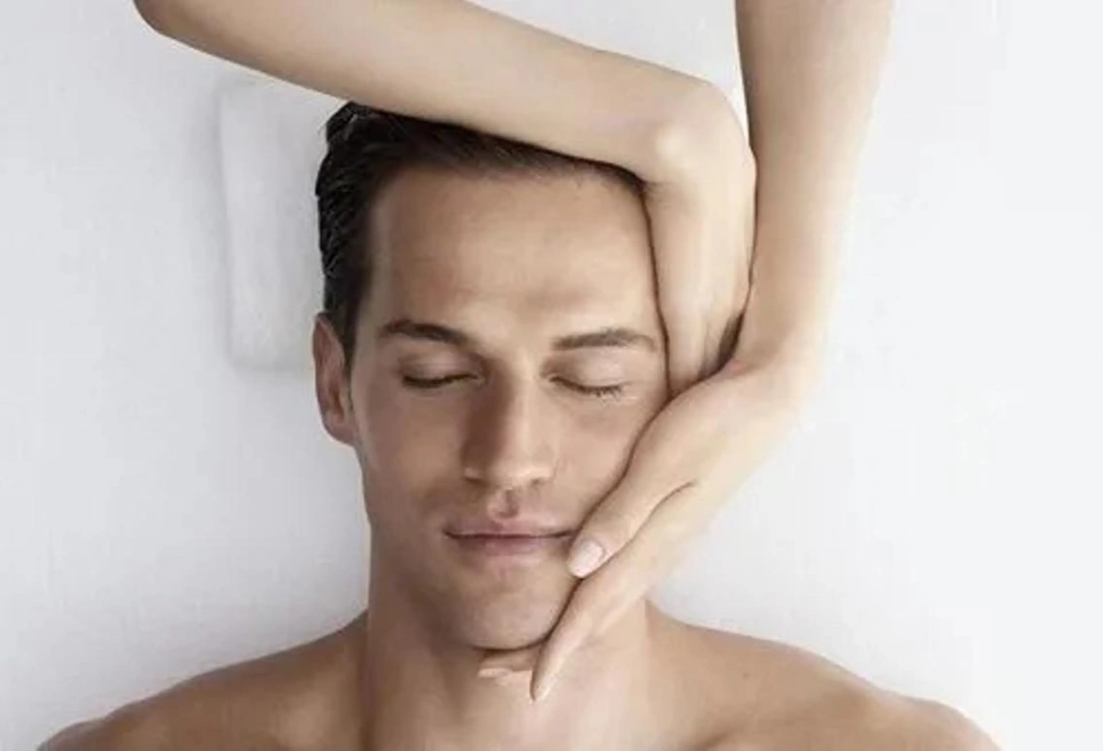 メンズ小顔☘️毛穴・角栓・黒ずみ・ニキビ・にきび跡🌸 お気になる方～ぜひ初回体験にお越しください。[現金払い7300]の写真