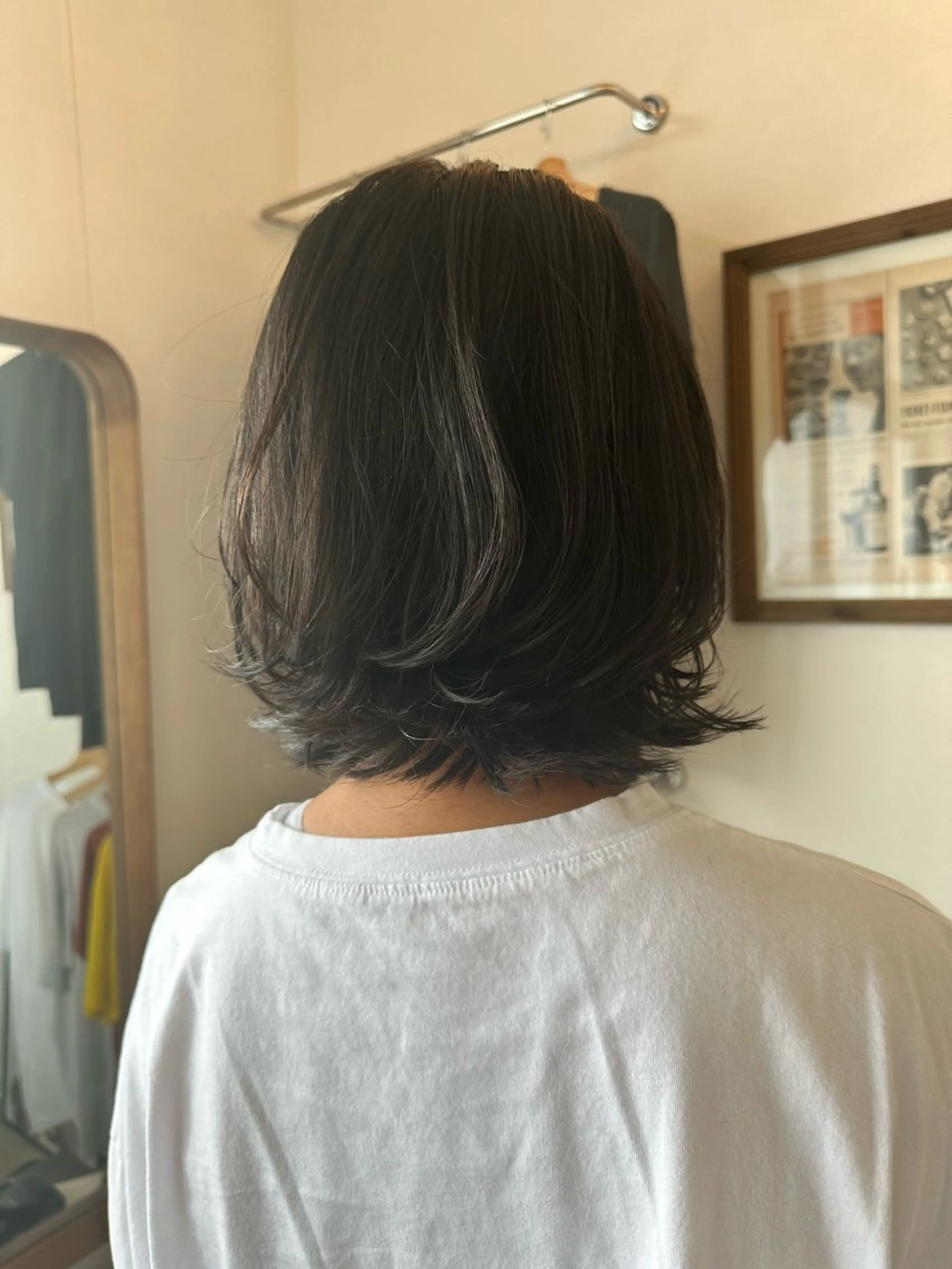 ミディアム 岩村 夏姫のヘアスタイル