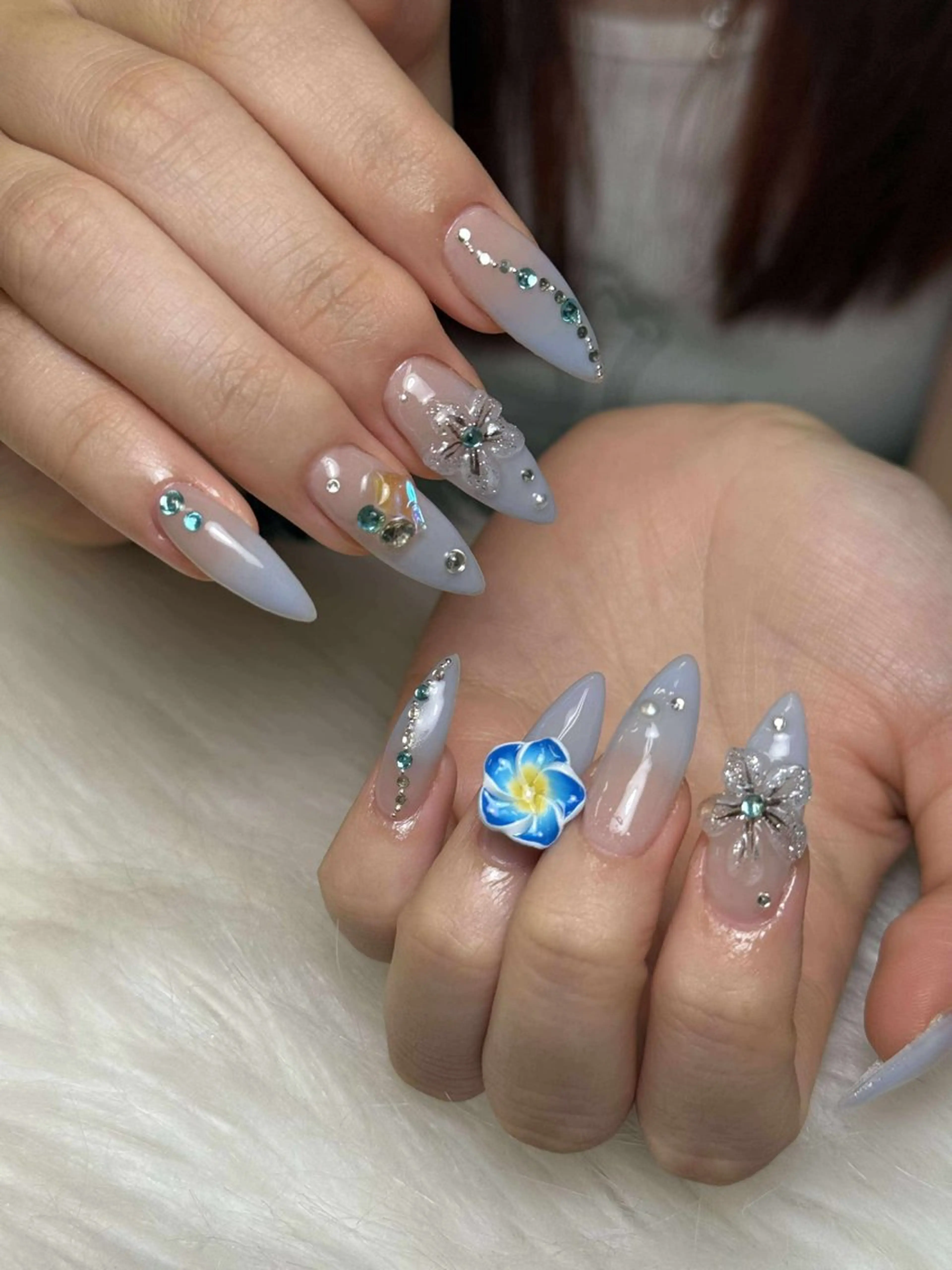 ネイル チークネイル ハート ホログラムネイル ミラーネイル ニュアンスネイル Nie Nail Shinokuboのネイルデザイン