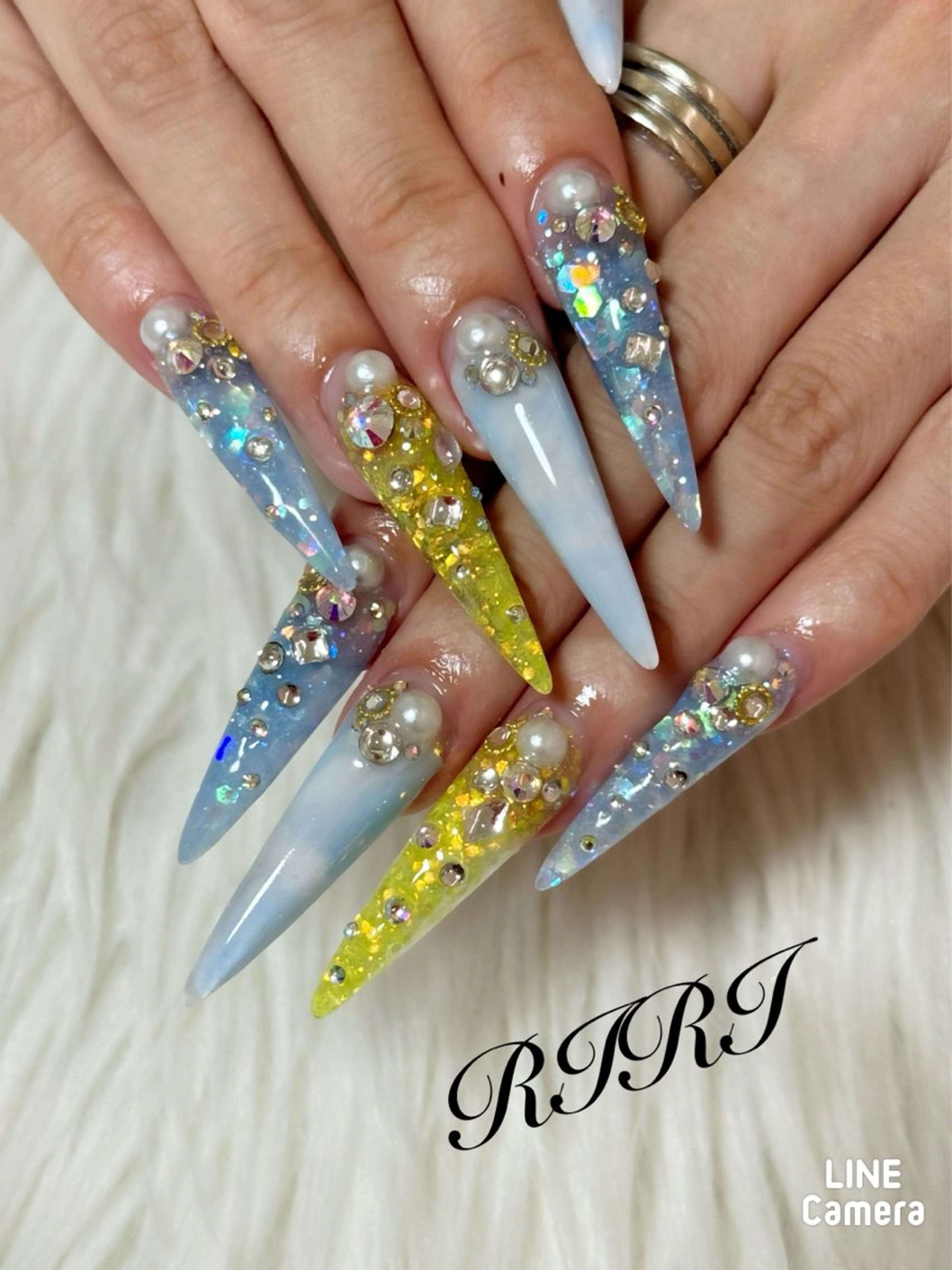 ネイル ブルー ジェルネイル ラメ(グリッター) ロングネイル 大理石ネイル(マーブル) ハンドネイル riri オーナーのネイルデザイン