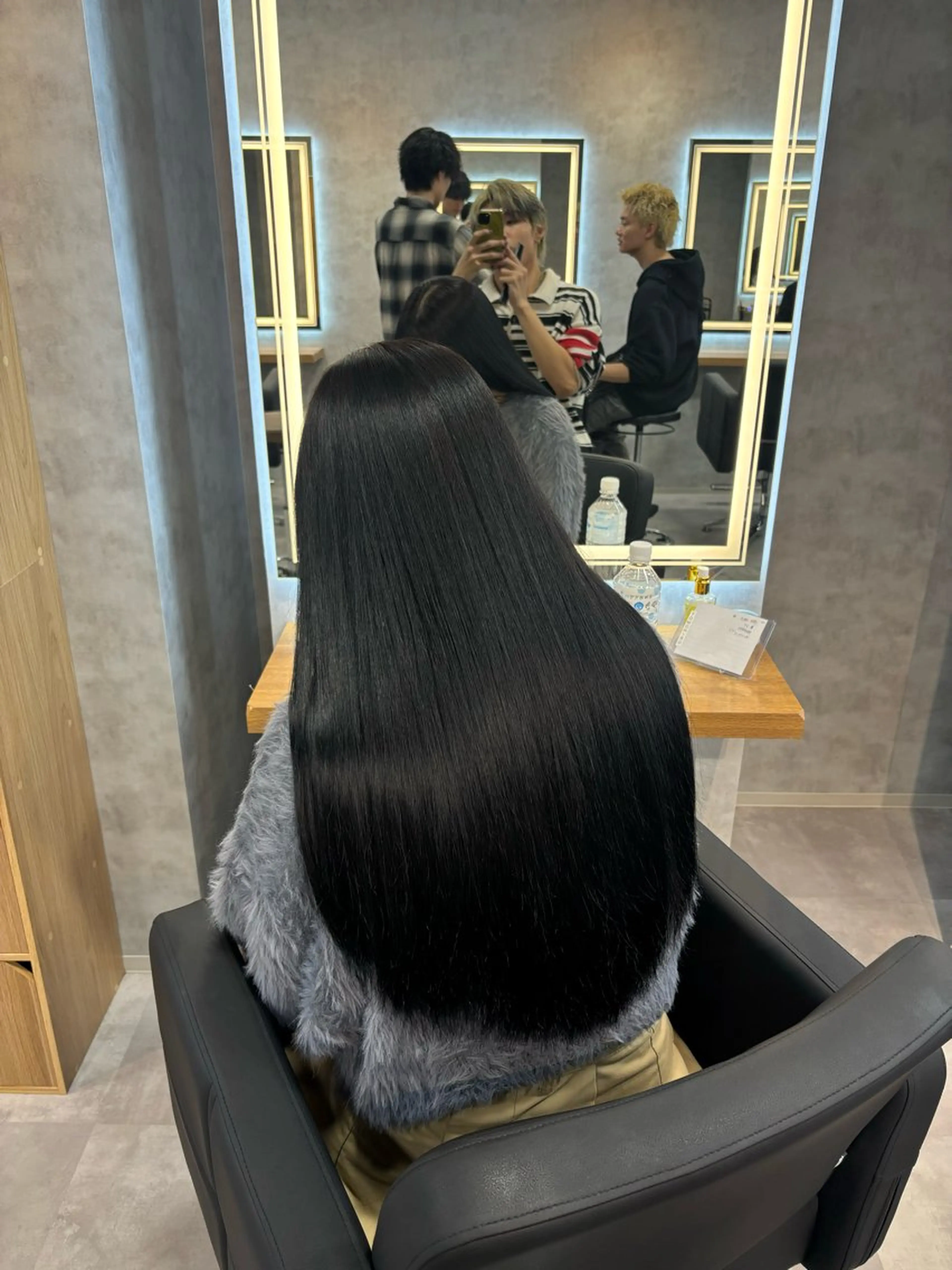 ロング カラー パーマ ヘアアレンジ 透明感ブリーチカラー 🌈TOMOHIROのヘアスタイル