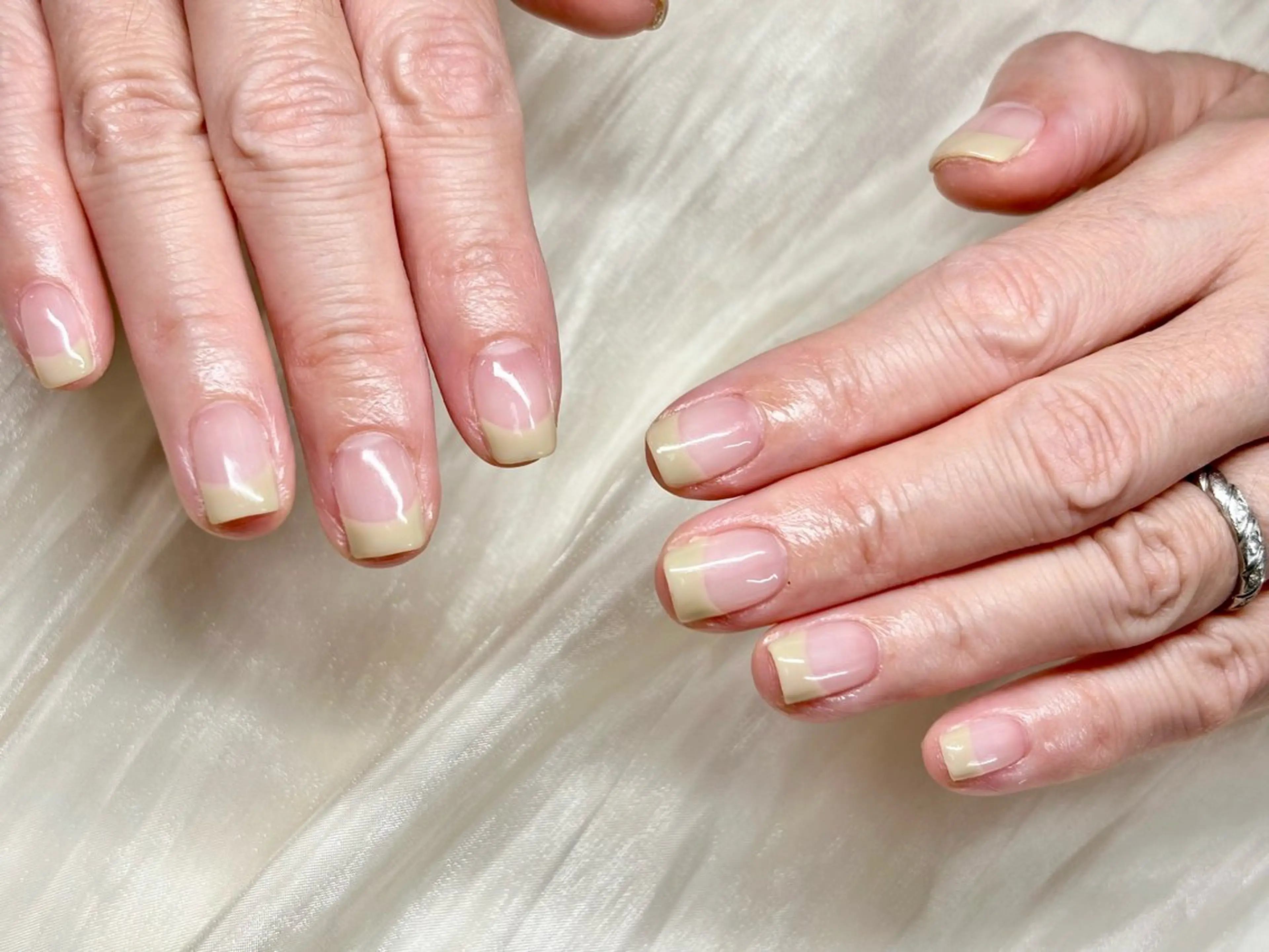 ネイル シンプルネイル ハンドネイル ハンドケア ETE LUNA NAILのネイルデザイン