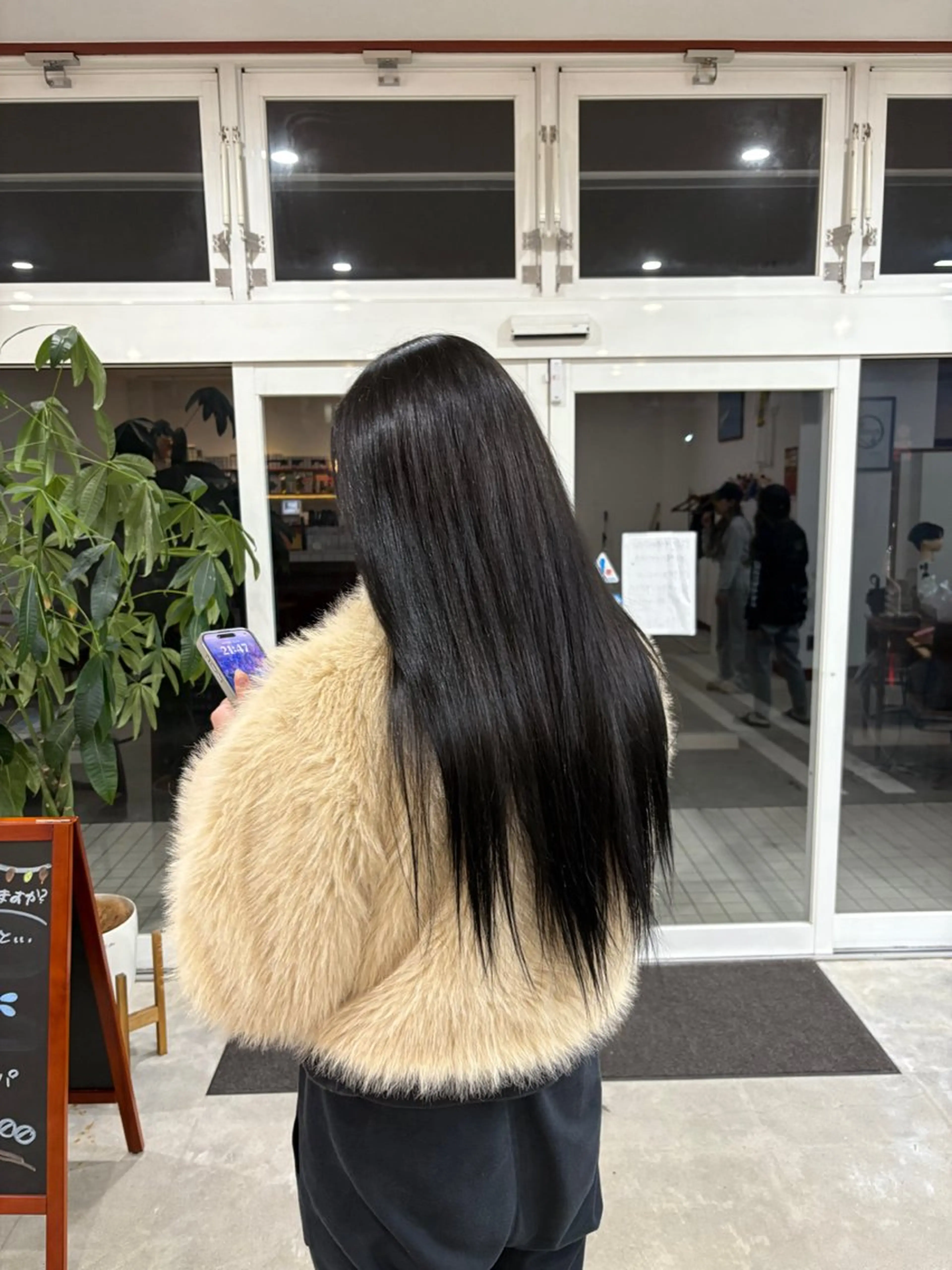 ロング ヘアカラー 藤田 陽菜乃のヘアスタイル