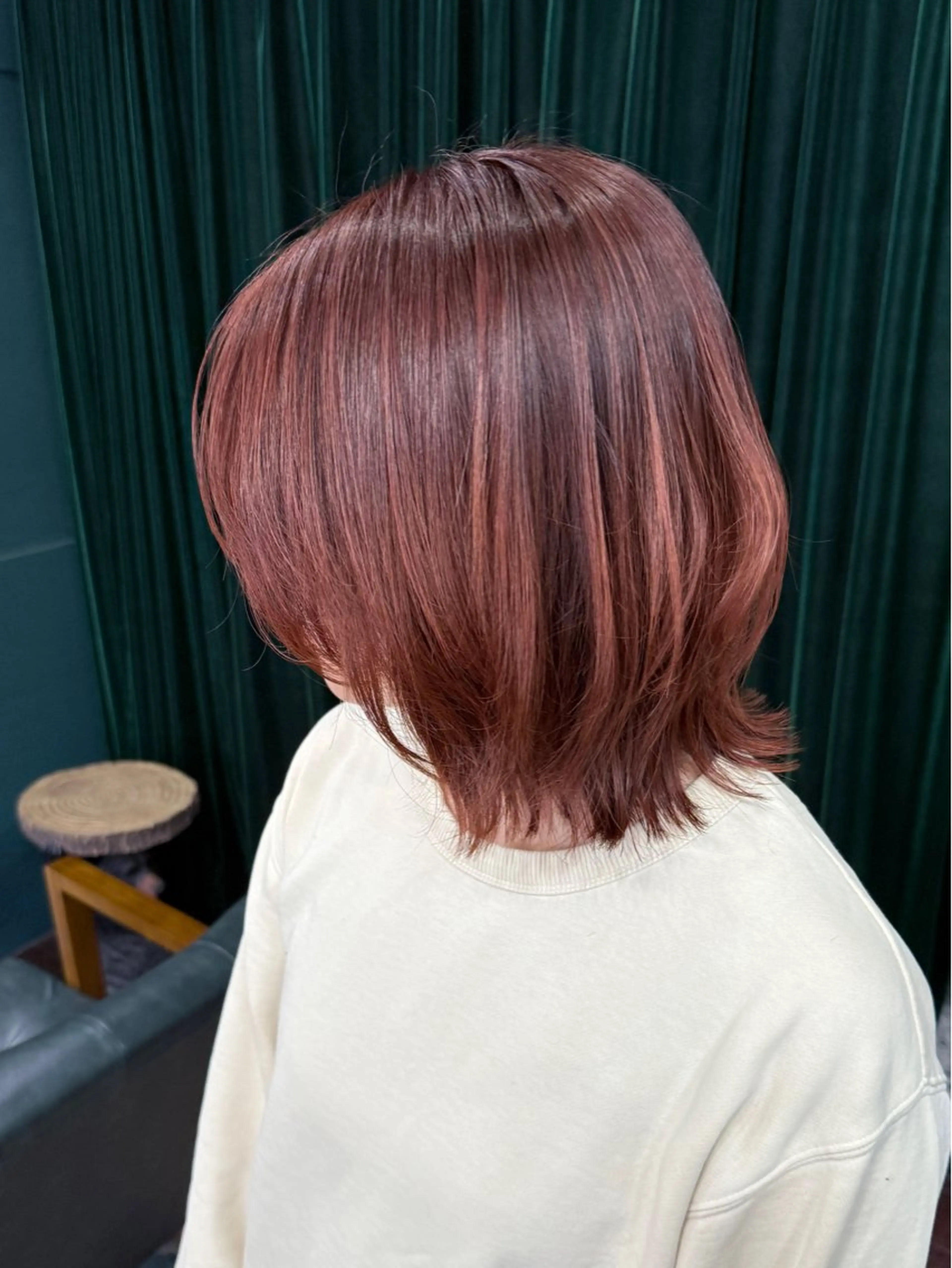 ミディアム カラー 仲村 真里奈のヘアスタイル