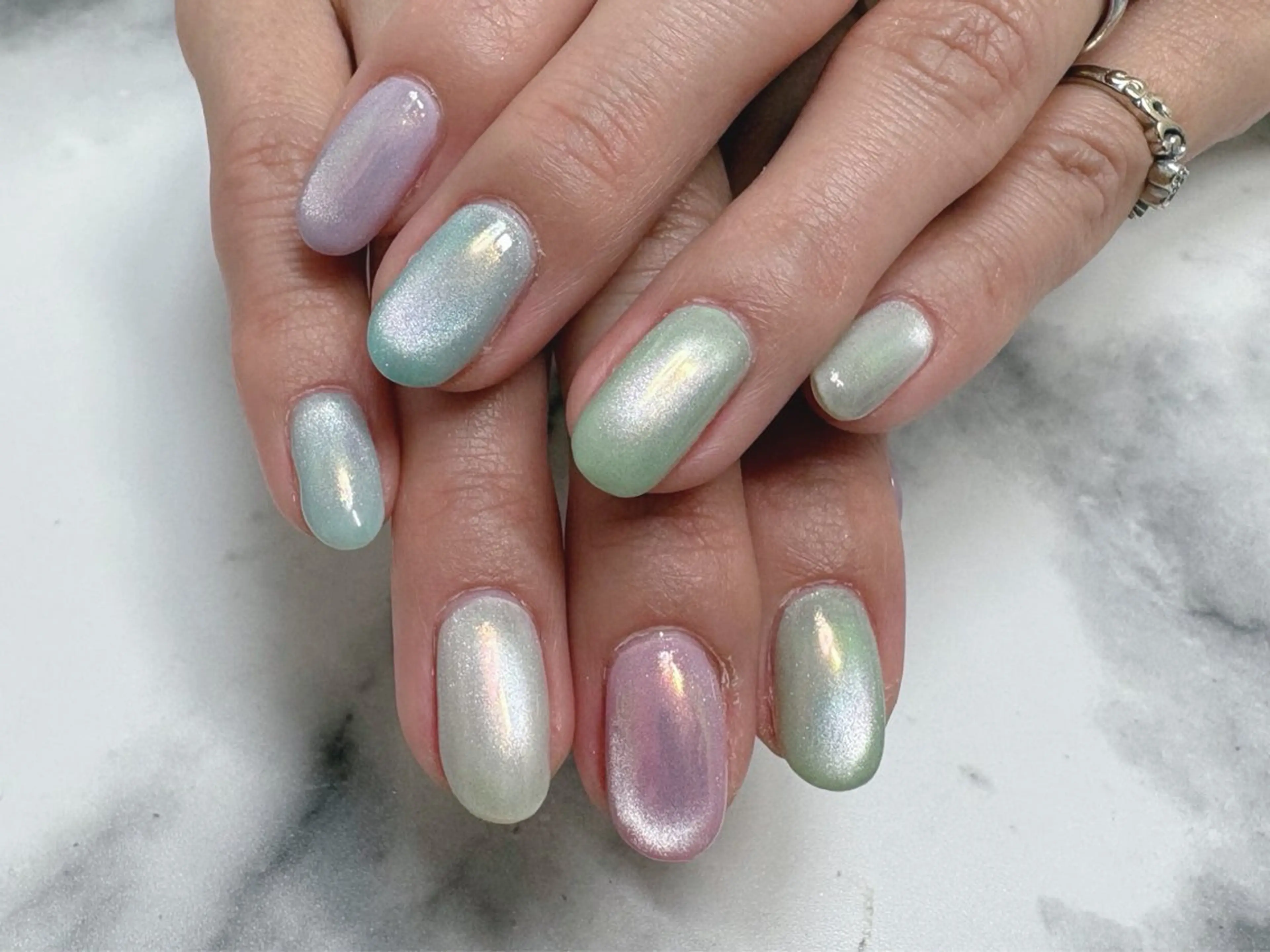 ネイル オーロラネイル マグネットネイル ハンドネイル ネイルサロン KURIKINDIのネイルデザイン