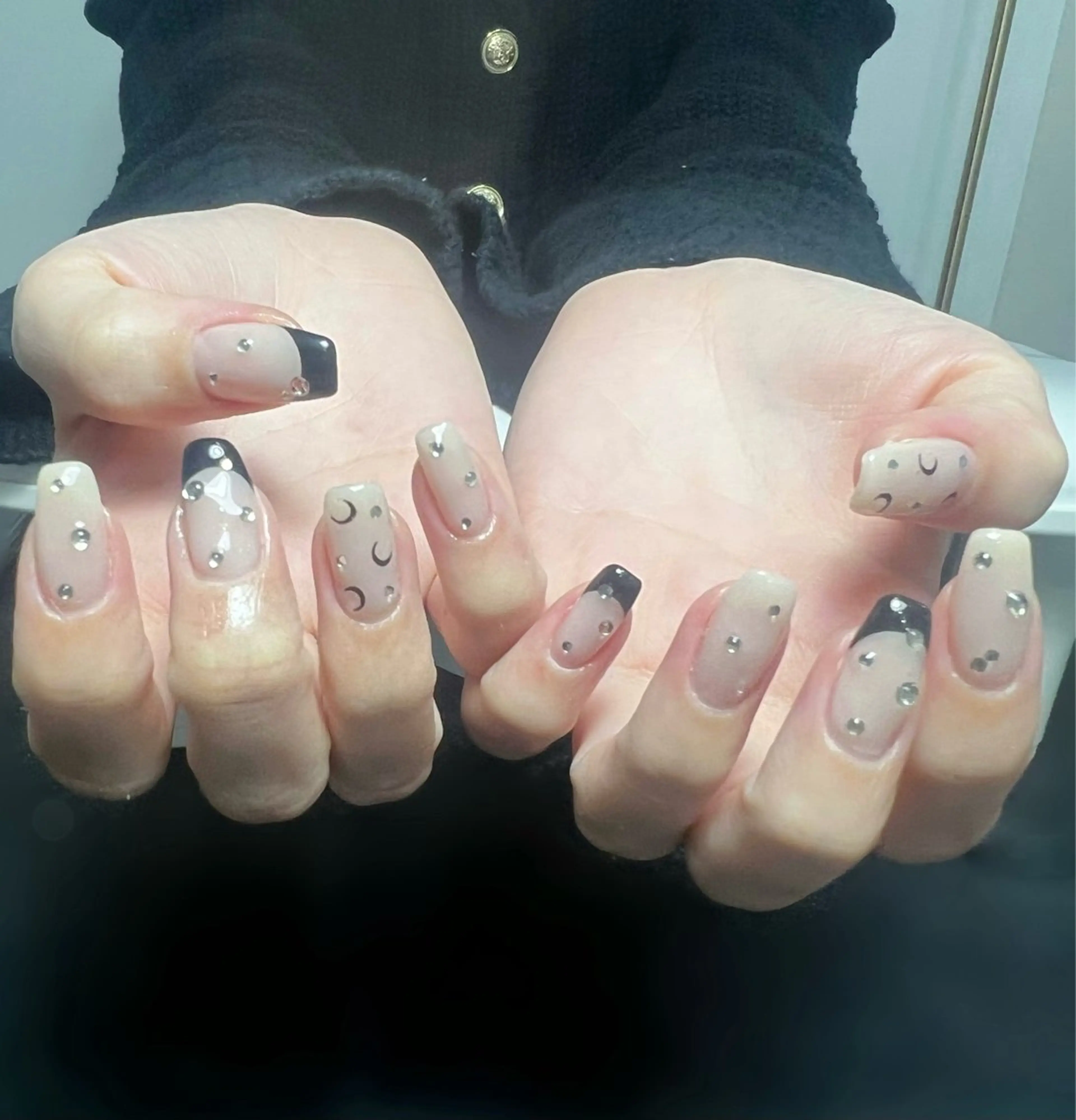 ネイル 持ち込み ハンドネイル アトリエハーロウ sakuraのネイルデザイン