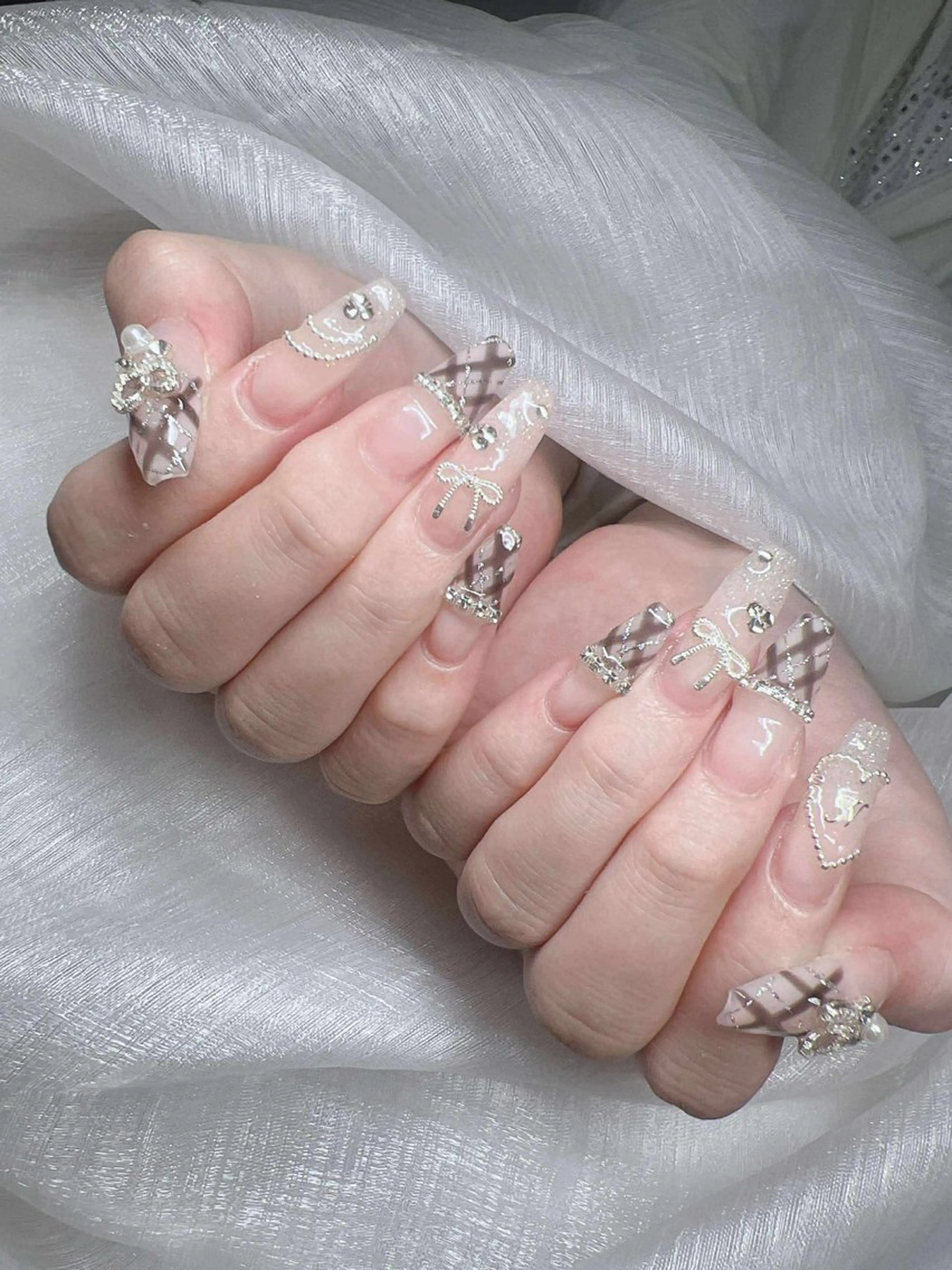 ネイル 長さ出し グラデーション 卒業式 キラキラネイル マグネットネイル ハンドネイル Lee Nailsのネイルデザイン