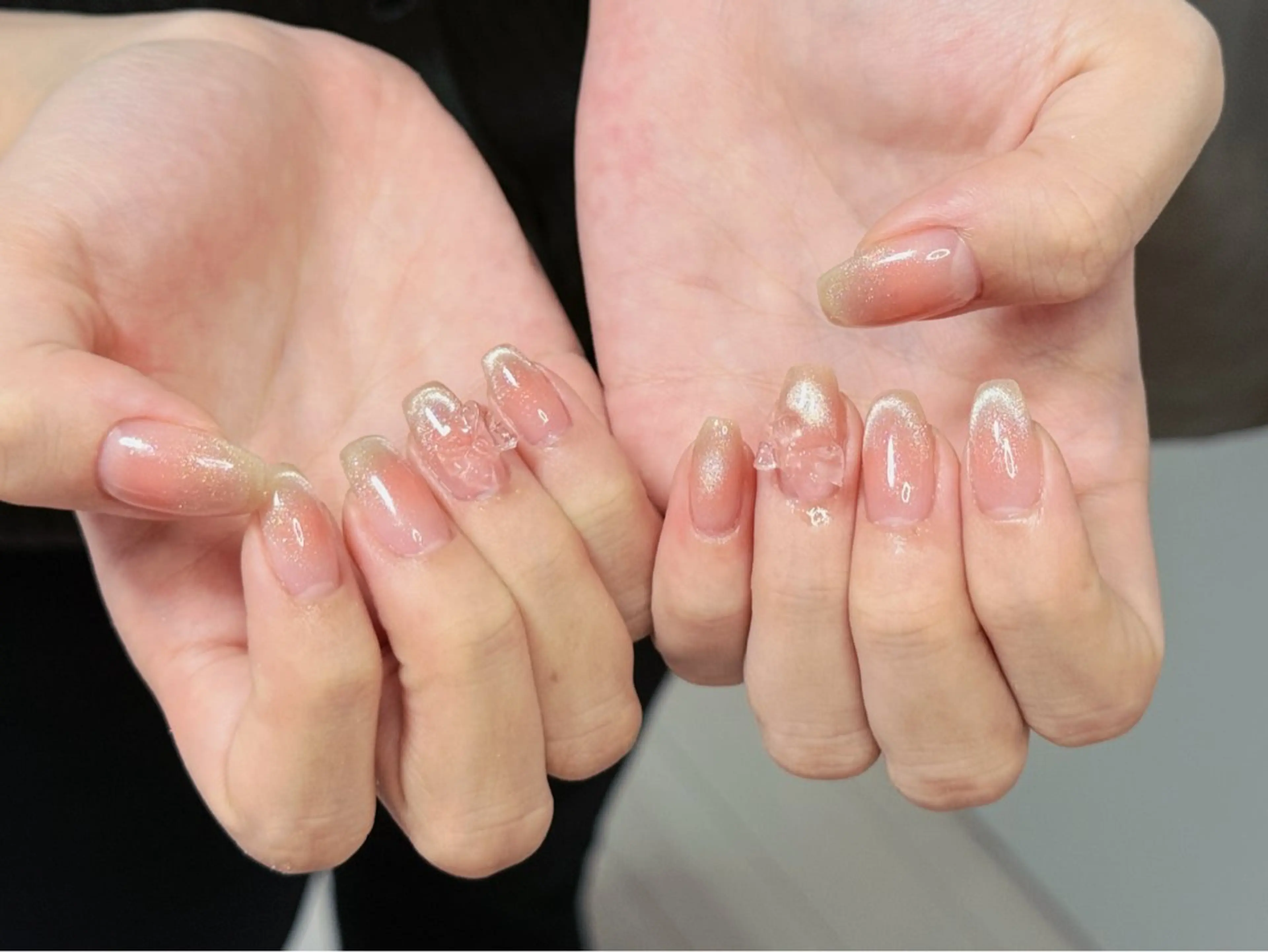 ネイル アートネイル オーロラネイル チークネイル フレンチネイル ガラスフレンチ ハンドネイル 🎀YooLi Nail salonのネイルデザイン